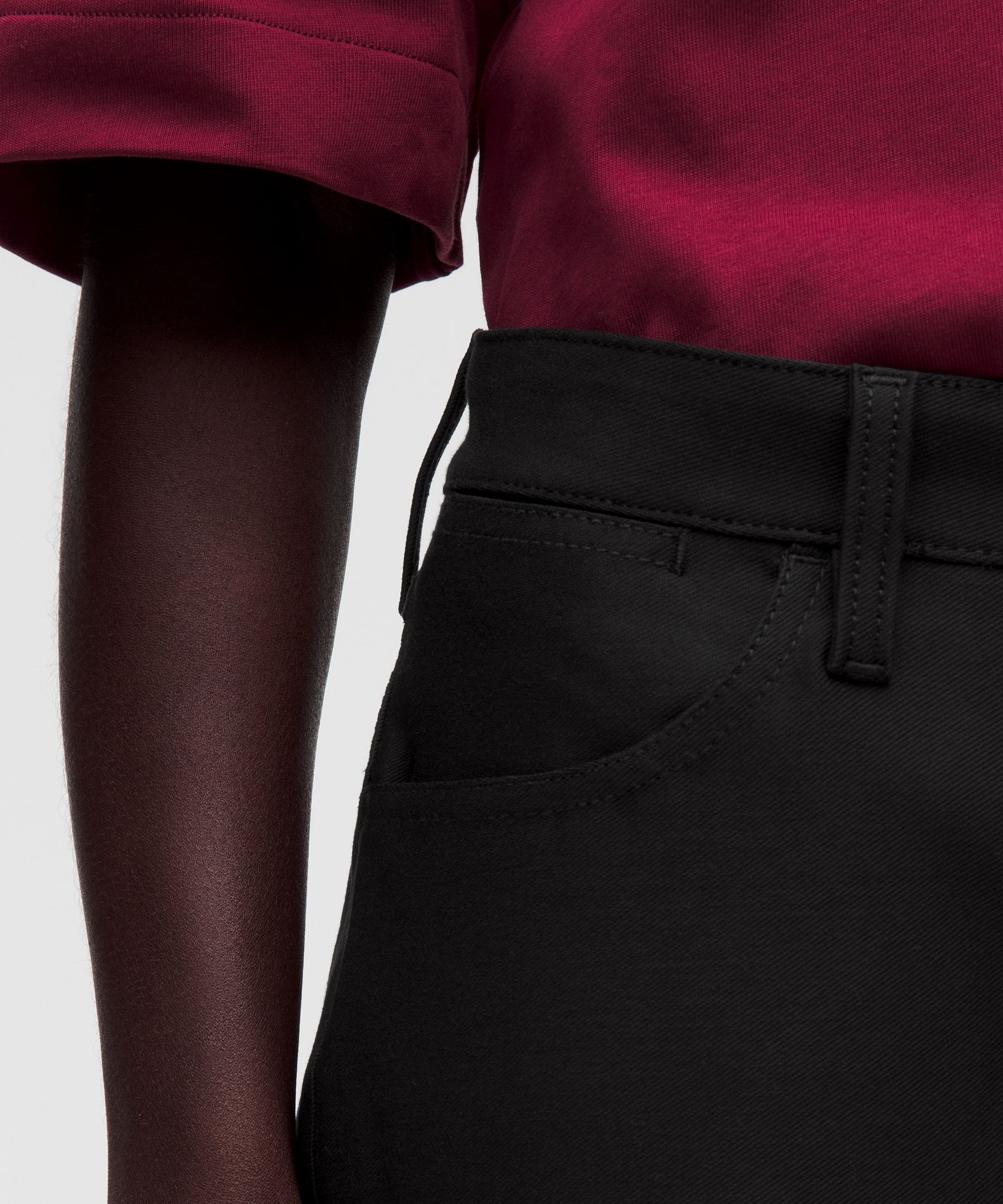 EasyFive Low-Rise Barrel-Leg Pant