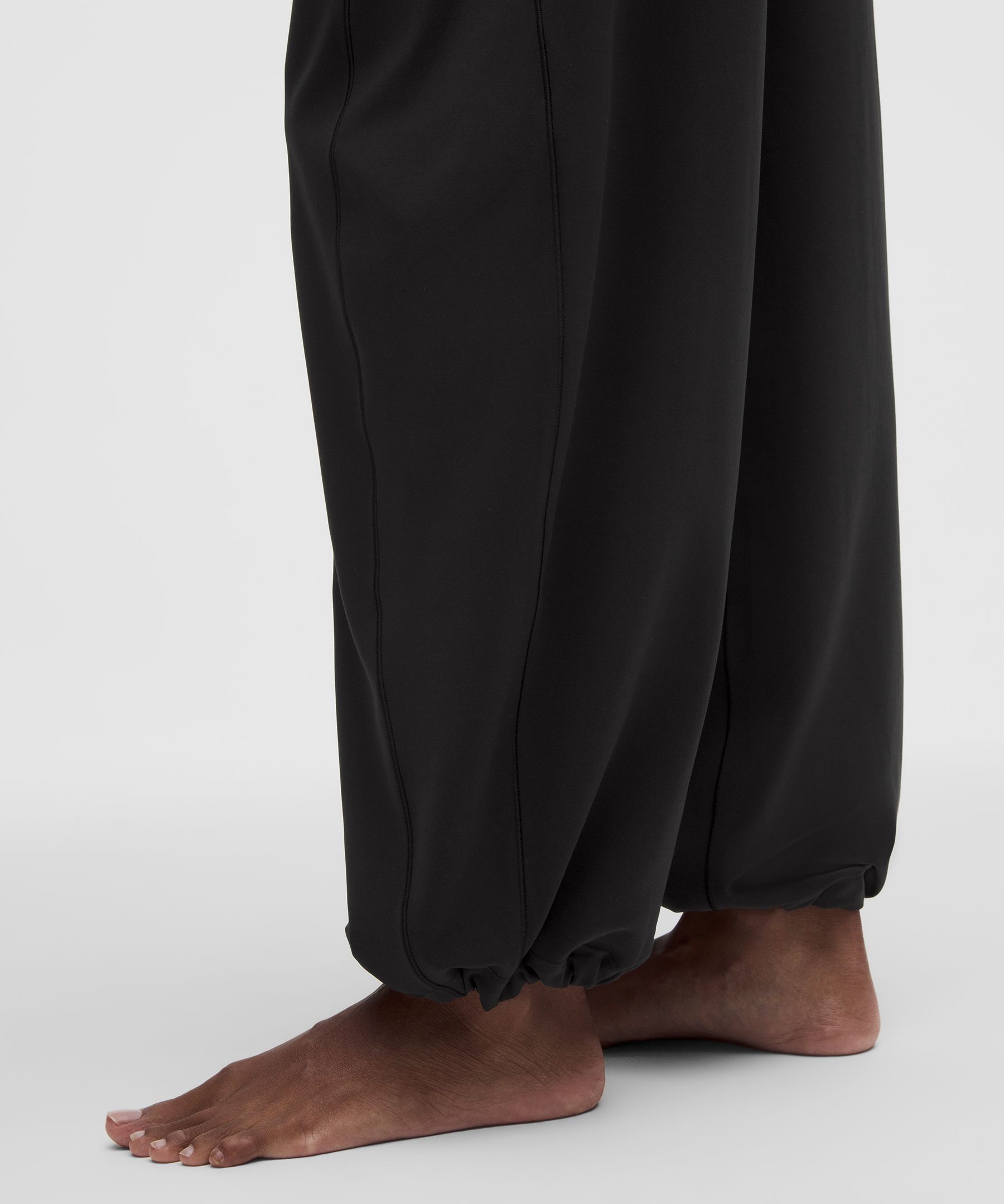 Groove Low-Rise Relaxed Cinch Pant