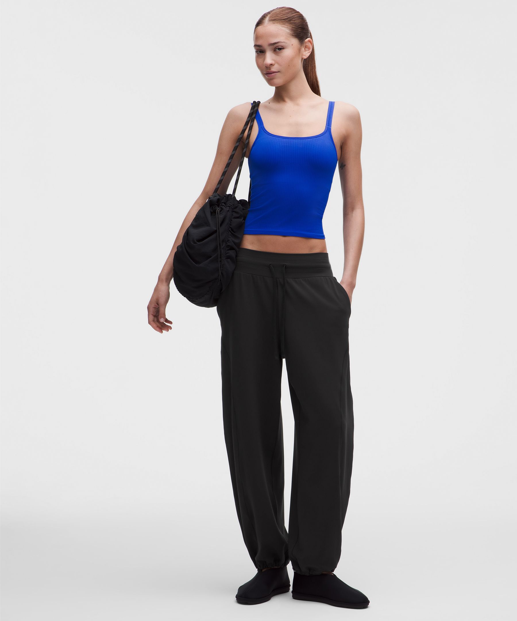 Pantal&oacute;n Groove de tiro bajo con corte relajado y dobladillo ajustable *Corto