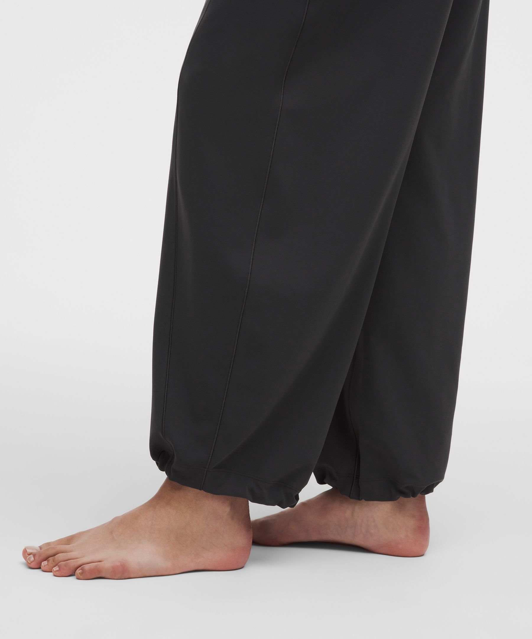 Groove Low-Rise Relaxed Cinch Pant