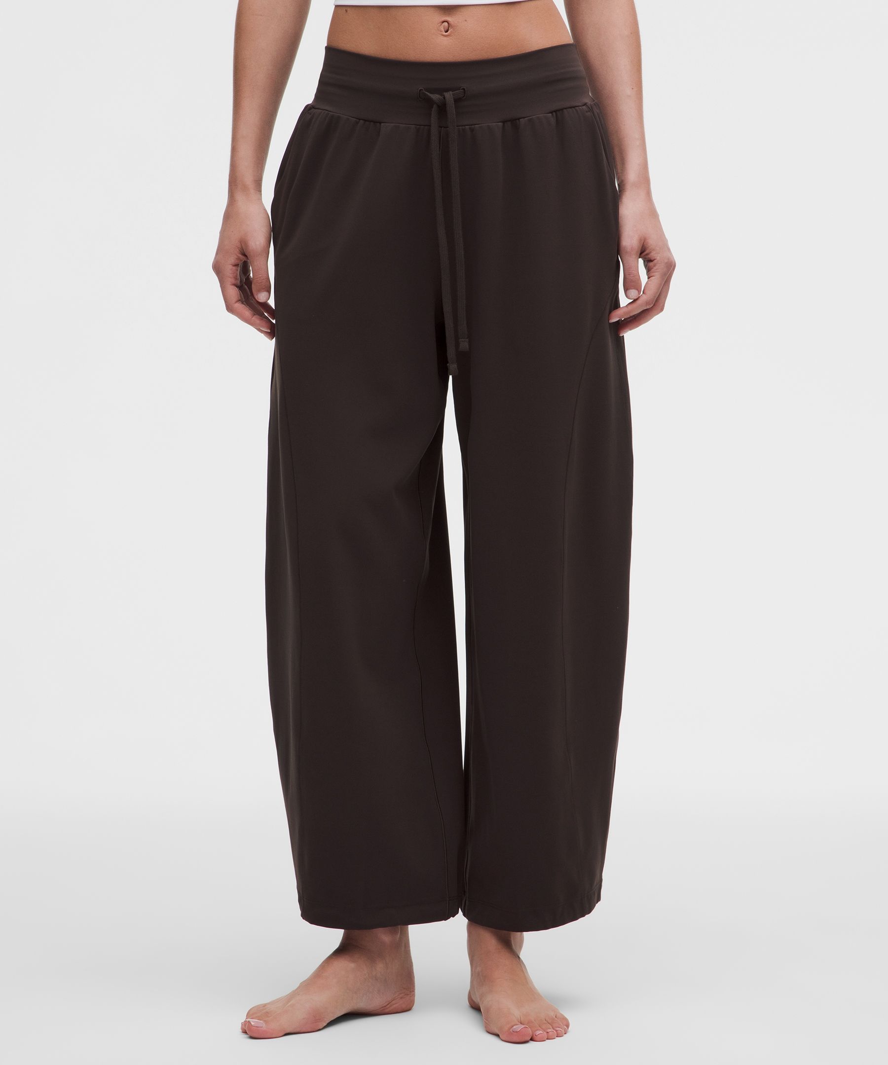 Pantal&oacute;n Groove de tiro bajo con corte relajado y dobladillo ajustable *Corto