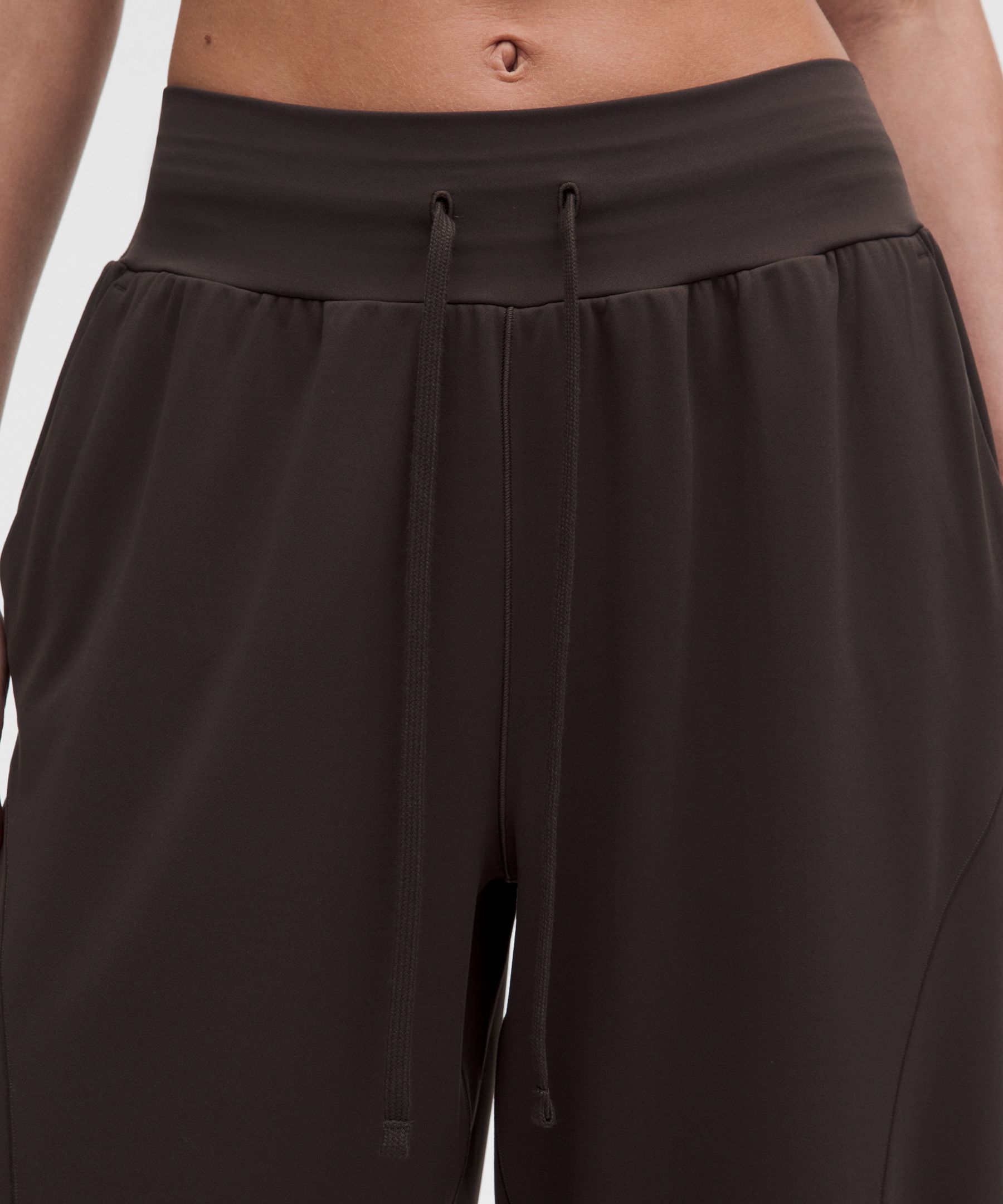 Groove Low-Rise Relaxed Cinch Pant