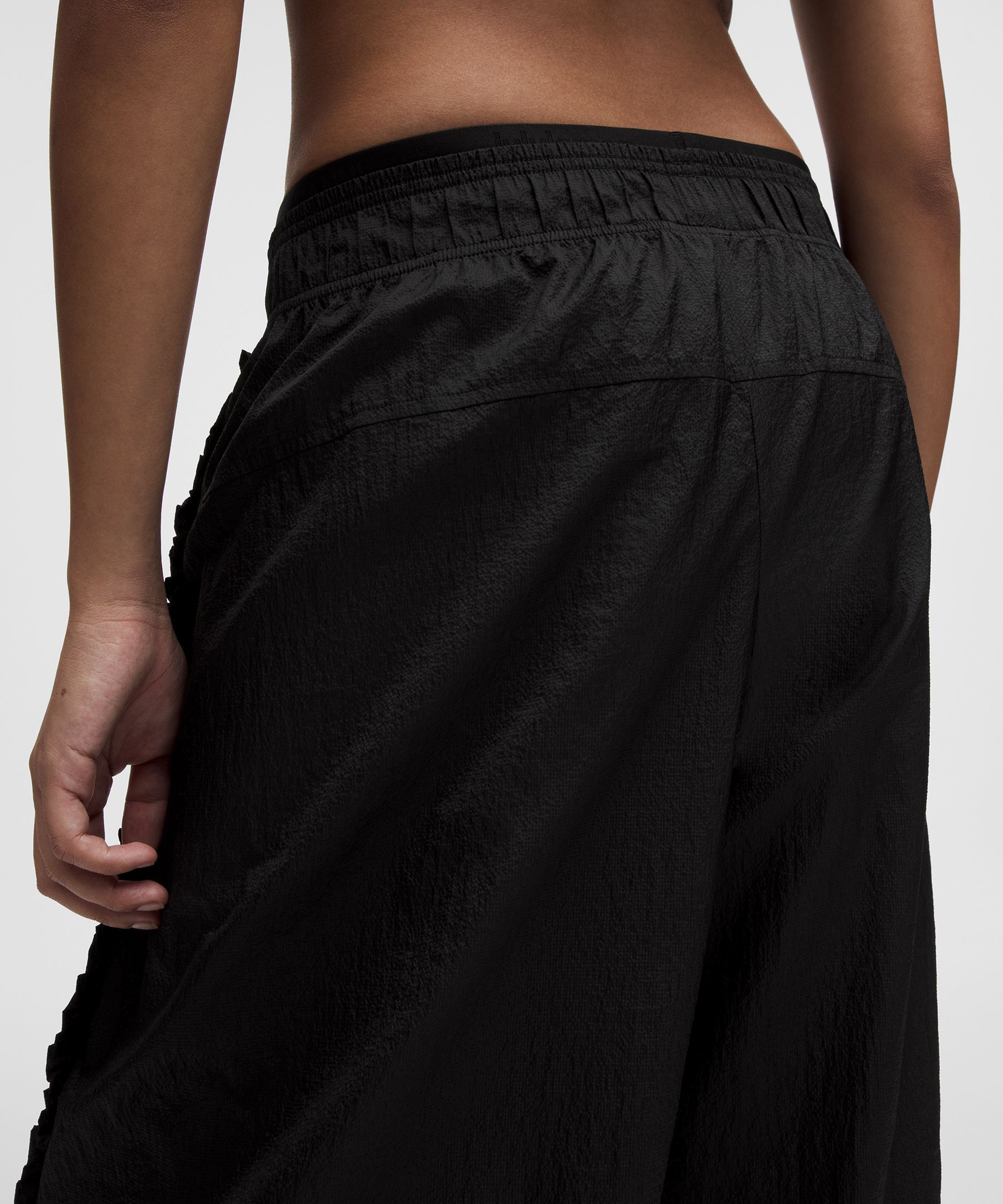 GANNI x lululemon ラッフルトリム テクスチャー ミッドライズパンツ
