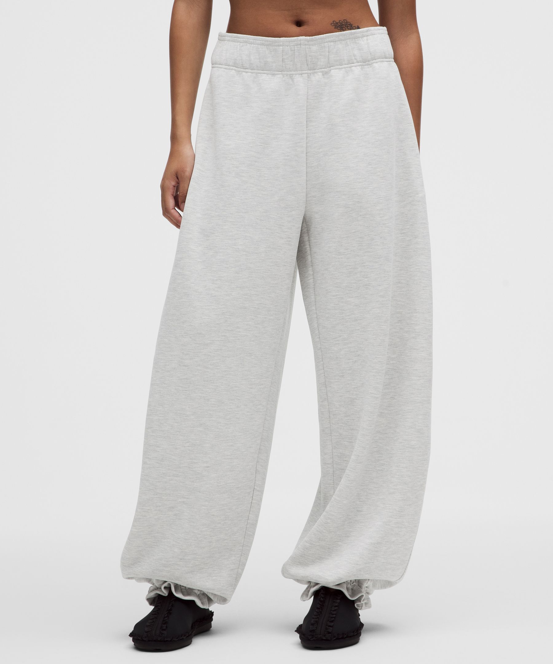 GANNI x lululemon ブラッシュドSoftstreme バレルレッグパンツ