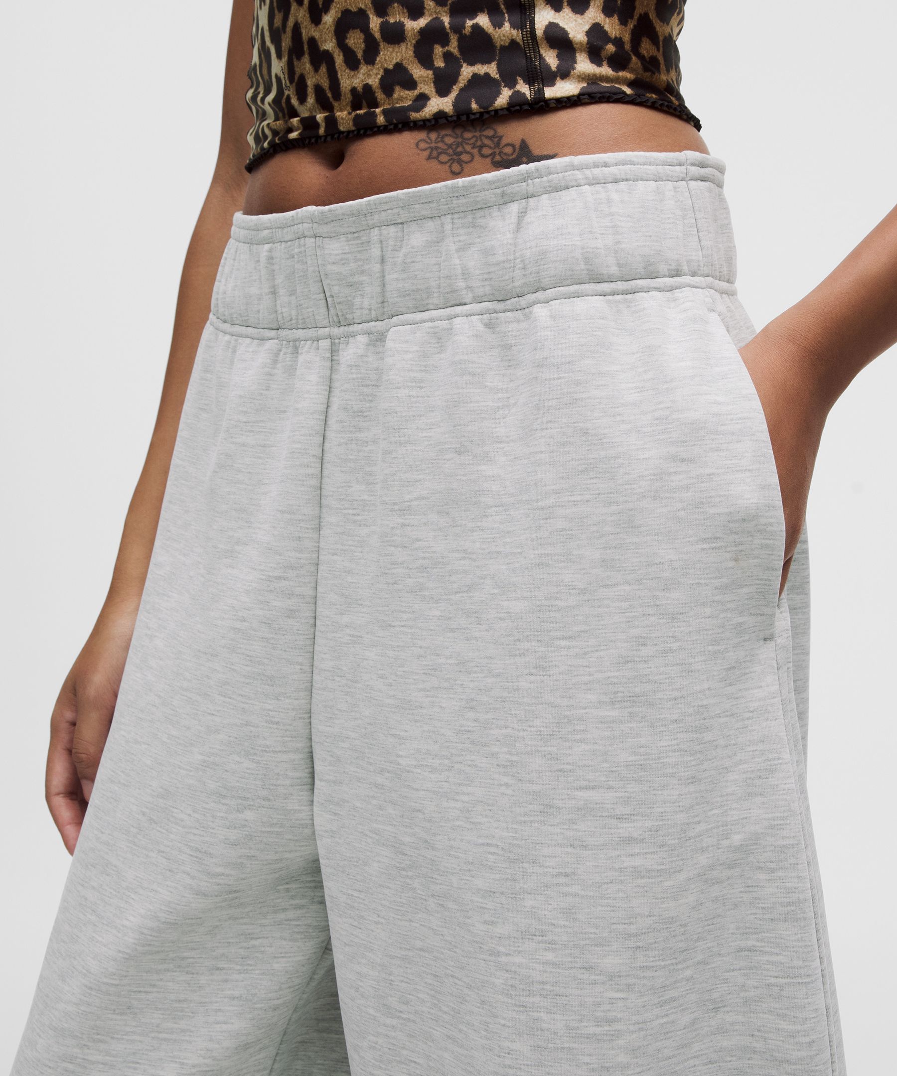 GANNI x lululemon ブラッシュドSoftstreme バレルレッグパンツ