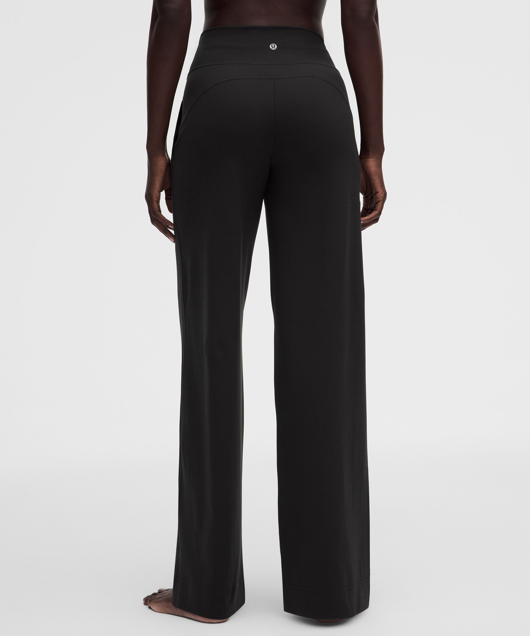 Pantalones Groove de talle alto y pernera ancha *Personas altas