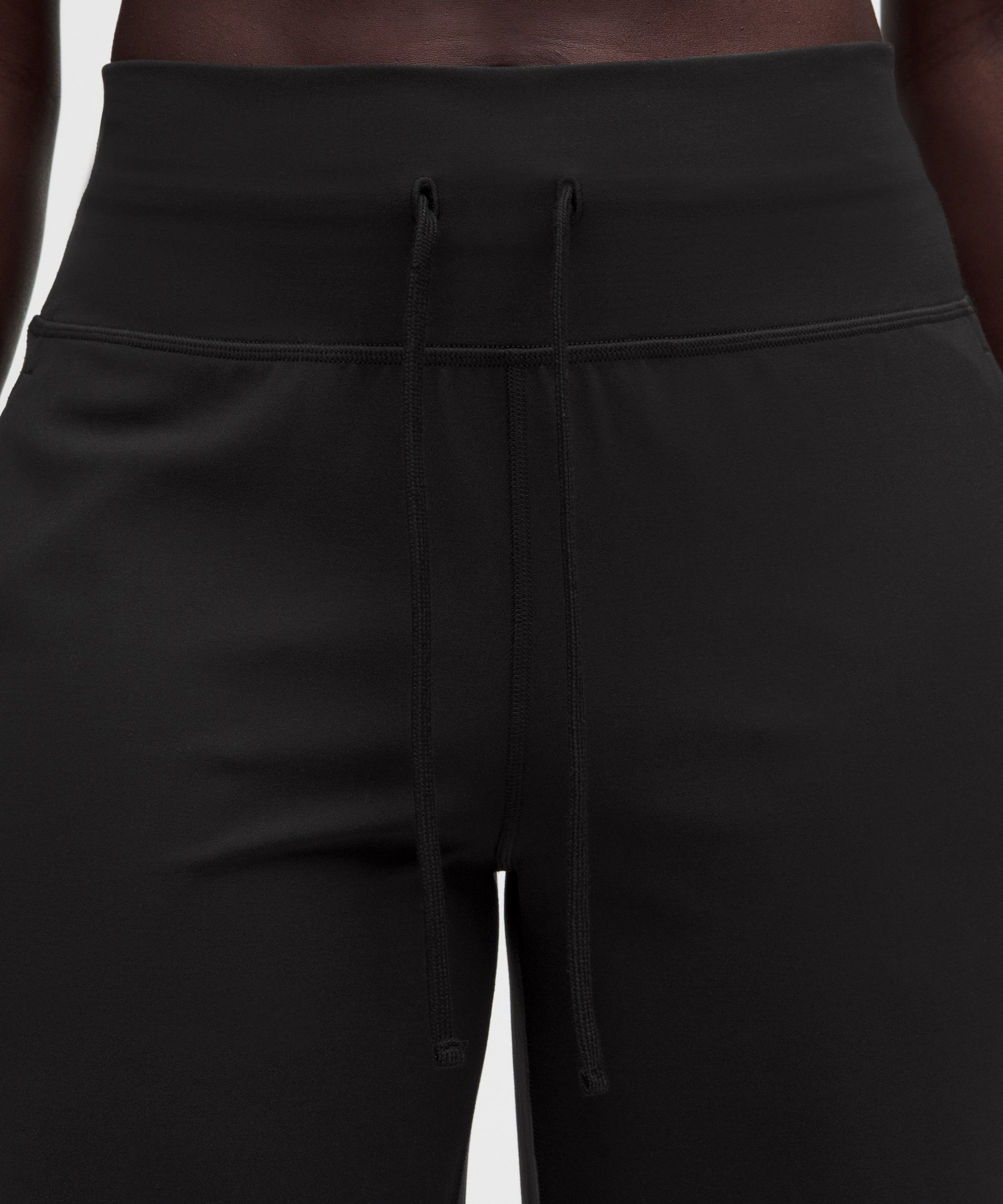 Pantalones Groove de talle alto y pernera ancha *Personas altas