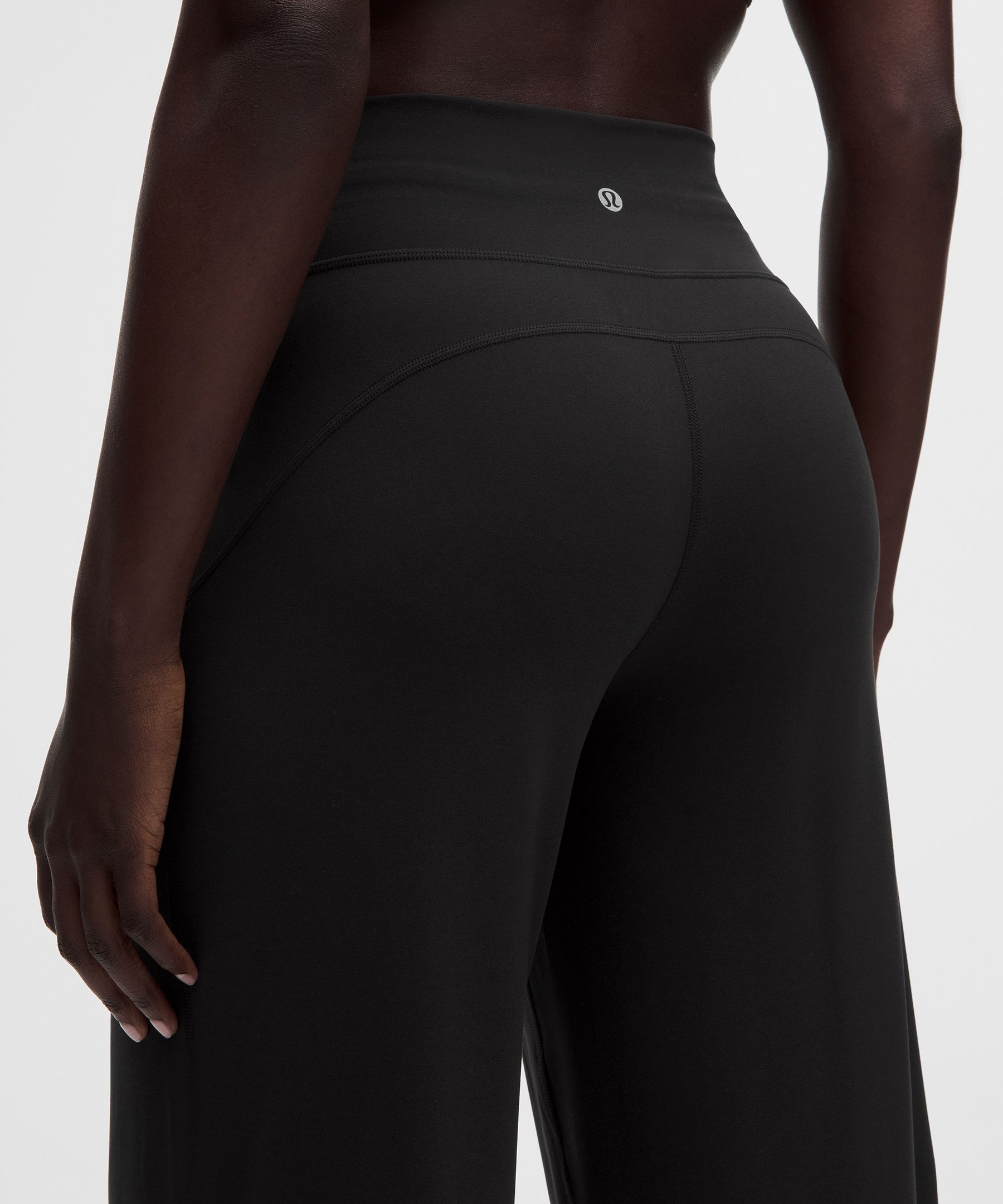 Pantalones Groove de talle alto y pernera ancha *Personas altas