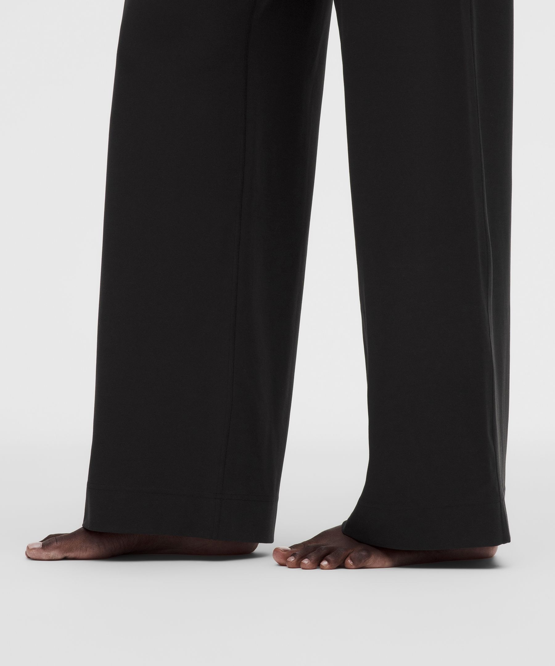 Pantalones Groove de talle alto y pernera ancha *Personas altas