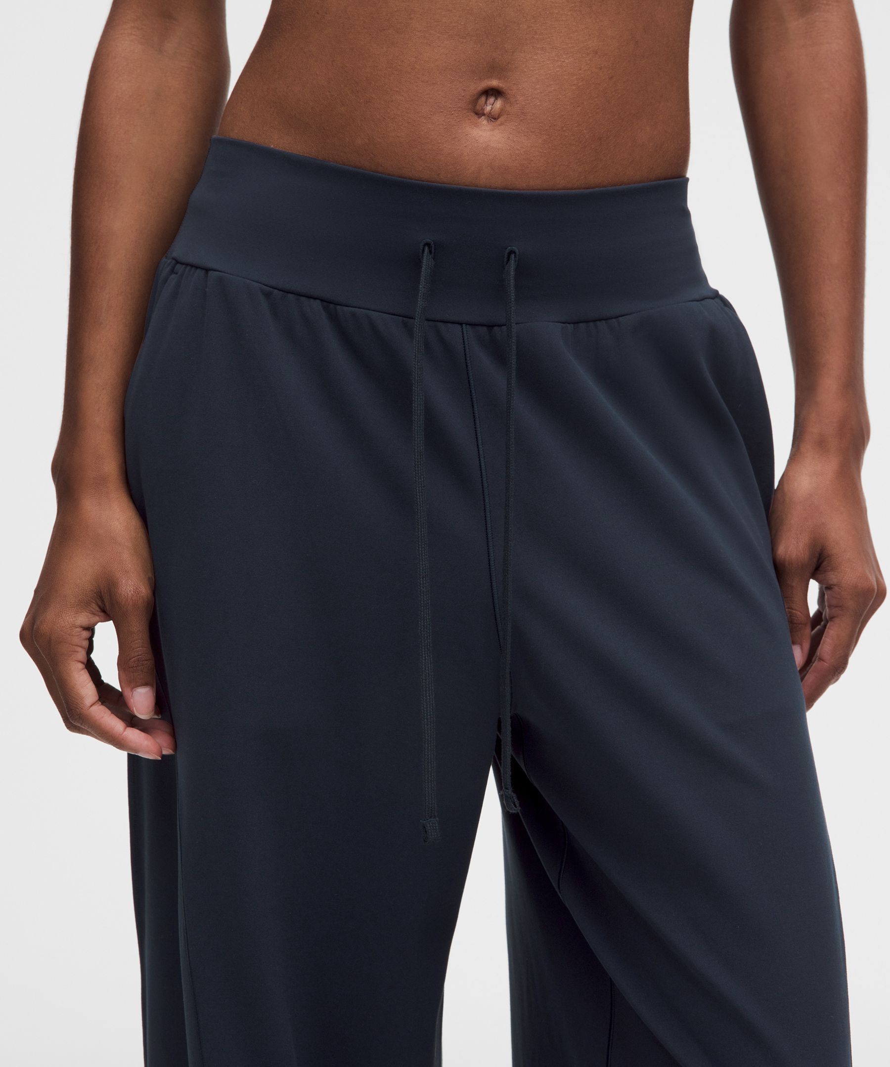 Groove Low-Rise Relaxed Cinch Pant *Regular