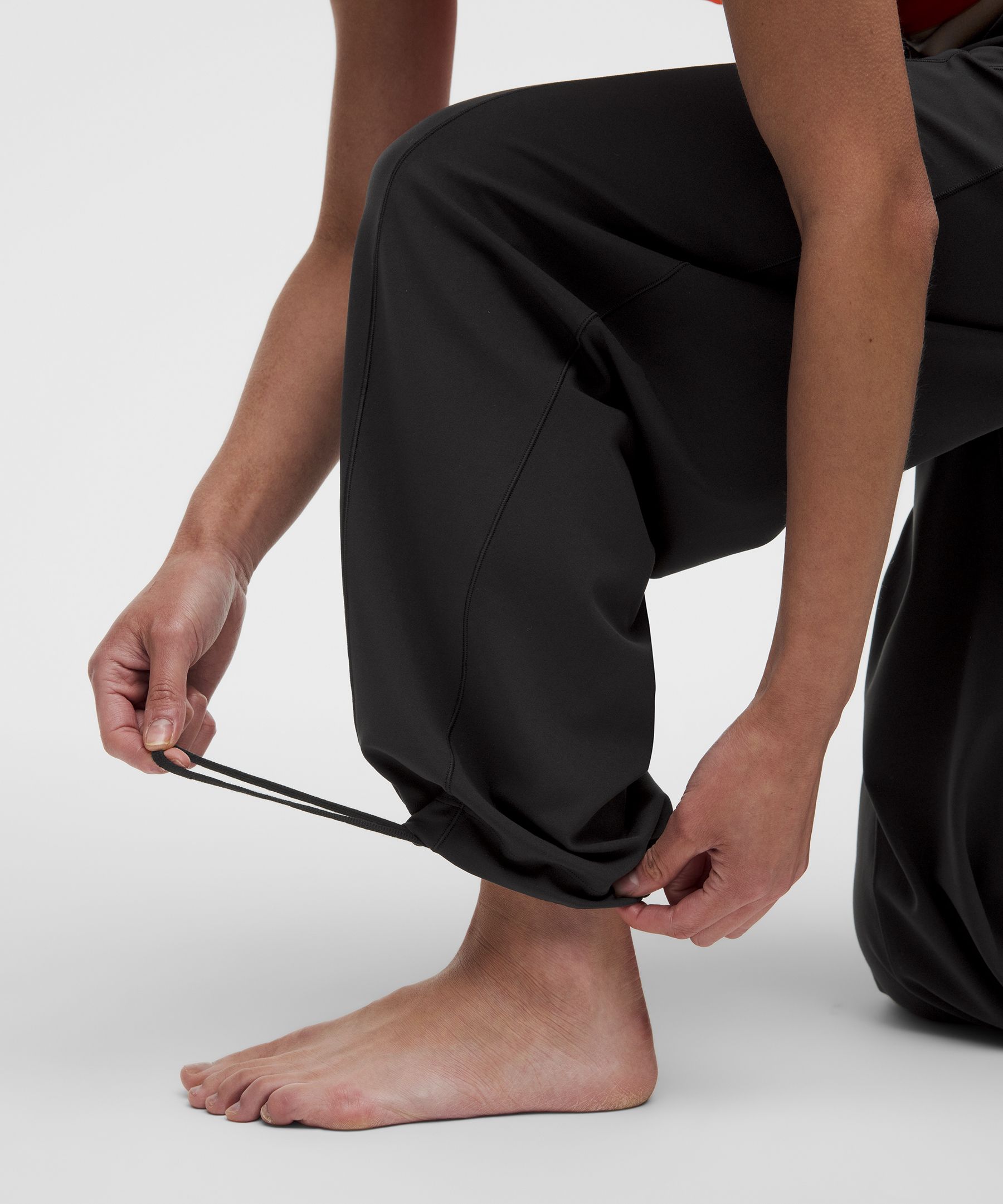 Groove Low-Rise Relaxed Cinch Pants *Asia Fit