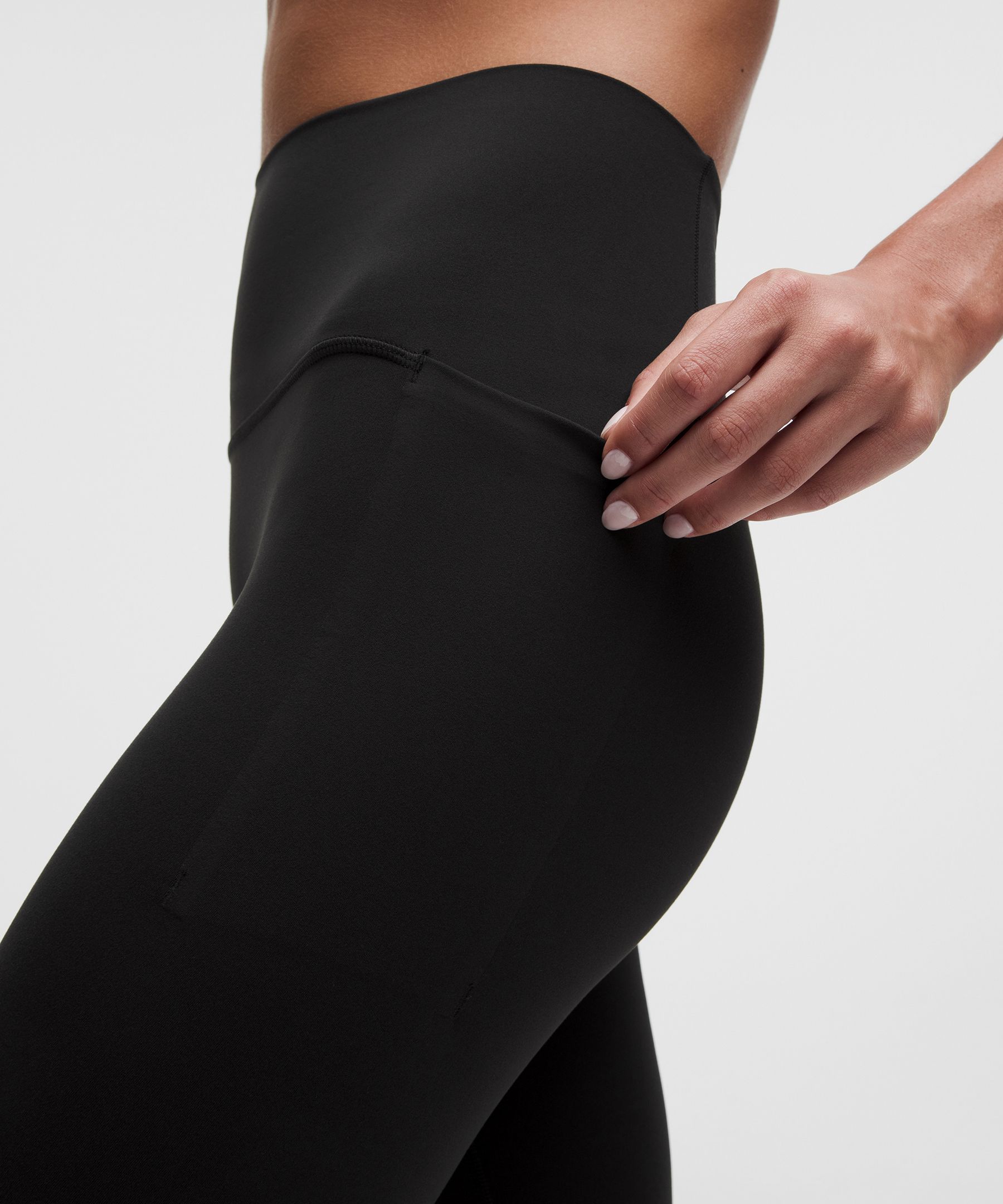 Leggings lululemon Align No Line&trade; de talle alto con bolsillos, 63,5&nbsp;cm