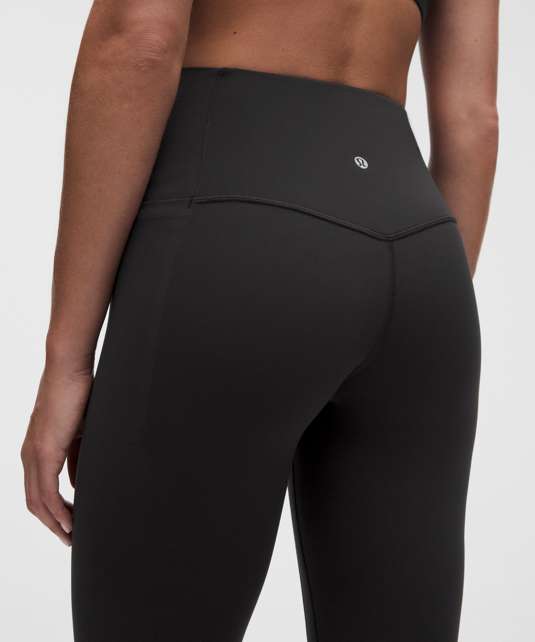 Leggings lululemon Align No Line&trade; de talle alto con bolsillos, 63,5&nbsp;cm