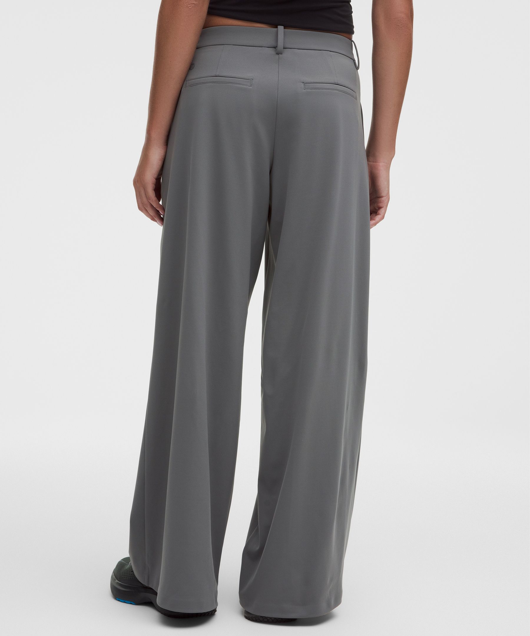 Pantal&oacute;n Daydrift de talle bajo y pernera extraancha *Largo est&aacute;ndar