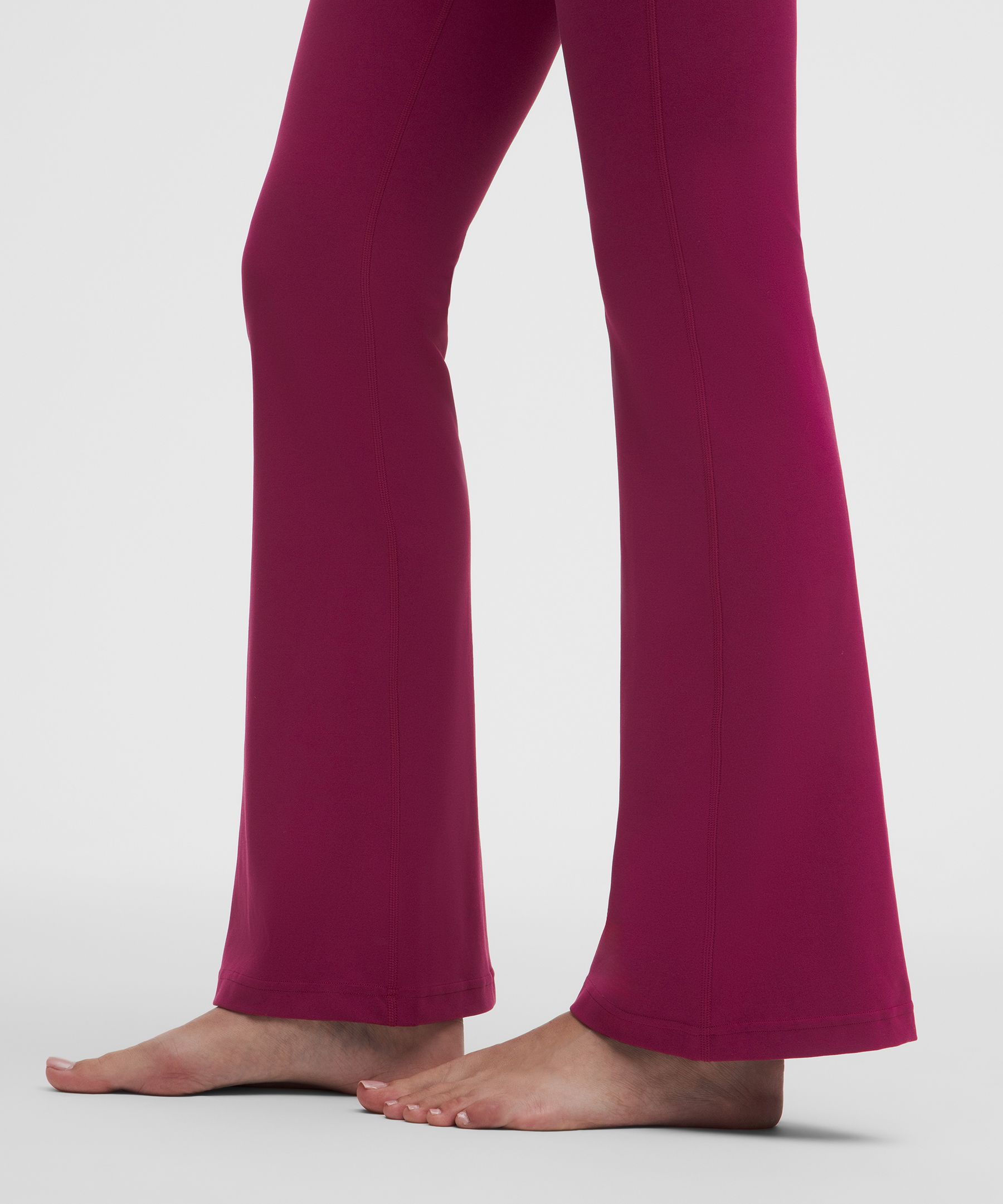 Groove Hose mit ausgestelltem Bein und hohem Bund aus Nulu *Kurz