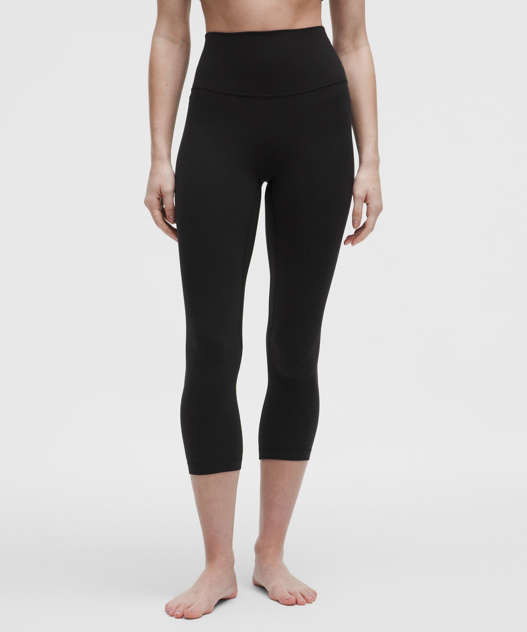 Pantal&oacute;n corto lululemon Align No Line&trade; de tiro alto 23&rdquo;