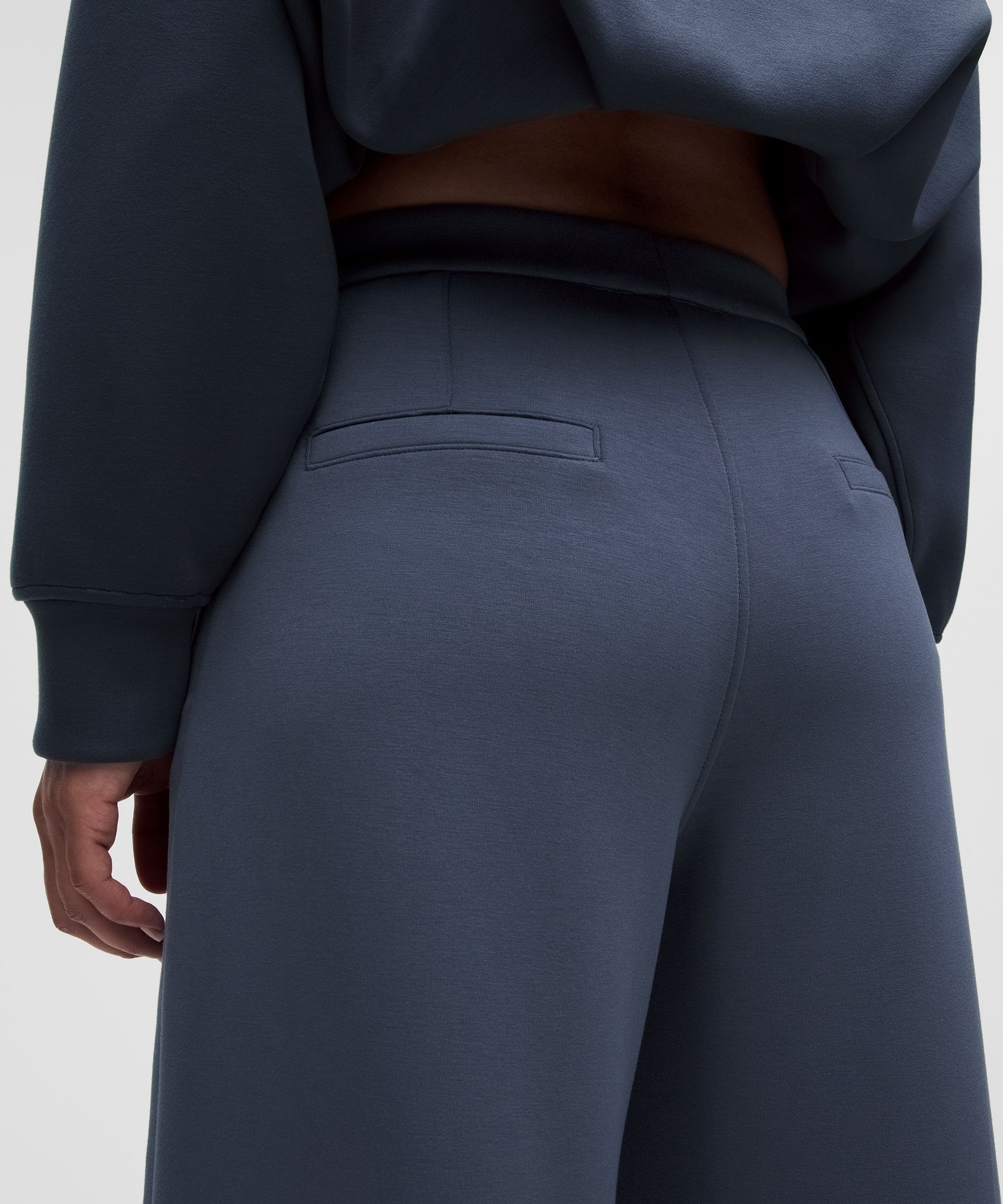 Smooth Spacer High-Rise Wide-Leg Pant *Regular