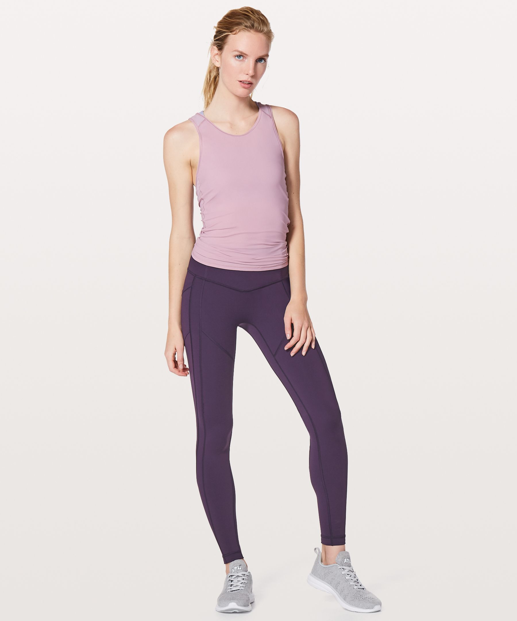 These workout tights 'hold you in at all the right places