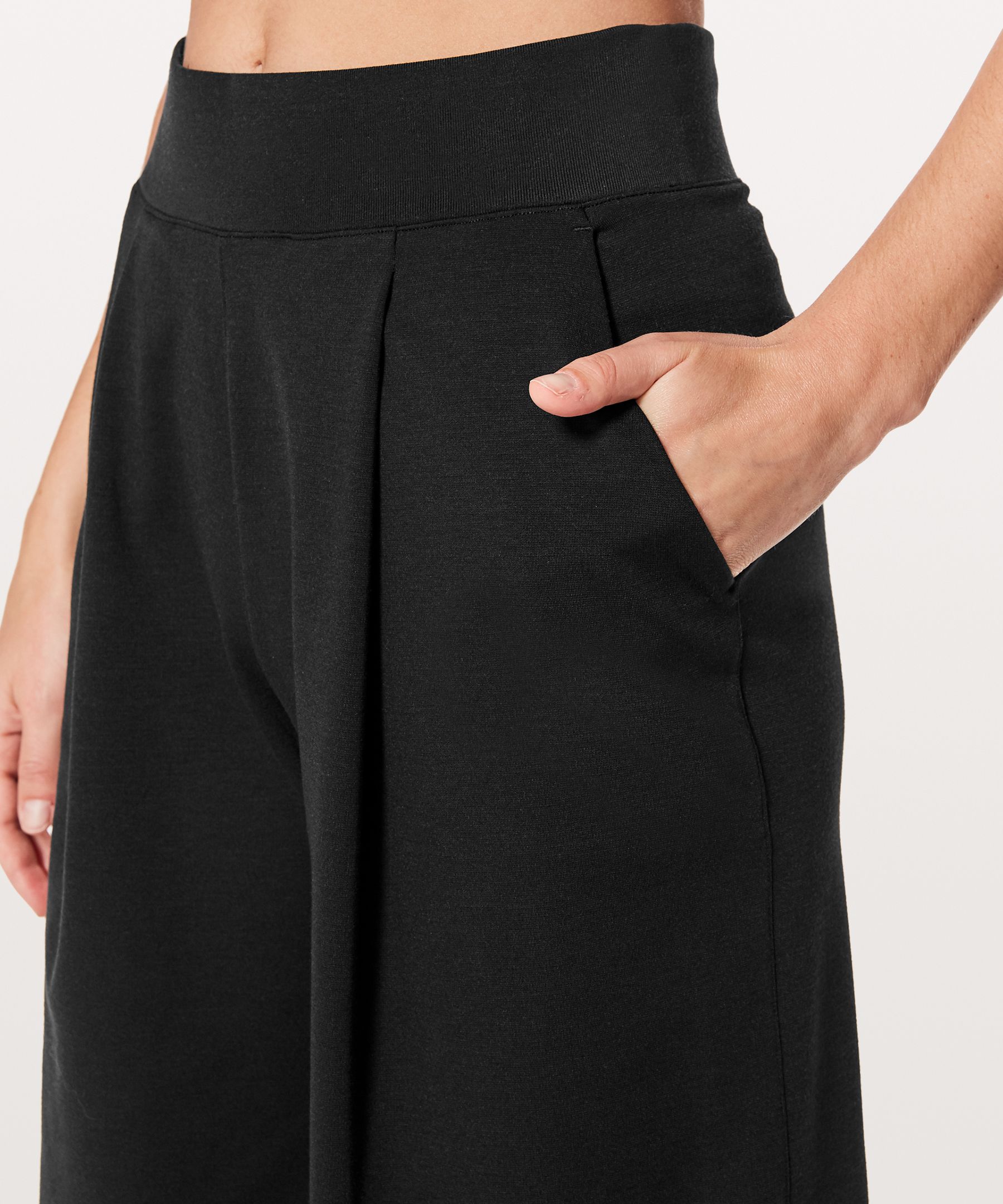 Can You Feel The Pleat Crop BLK 2