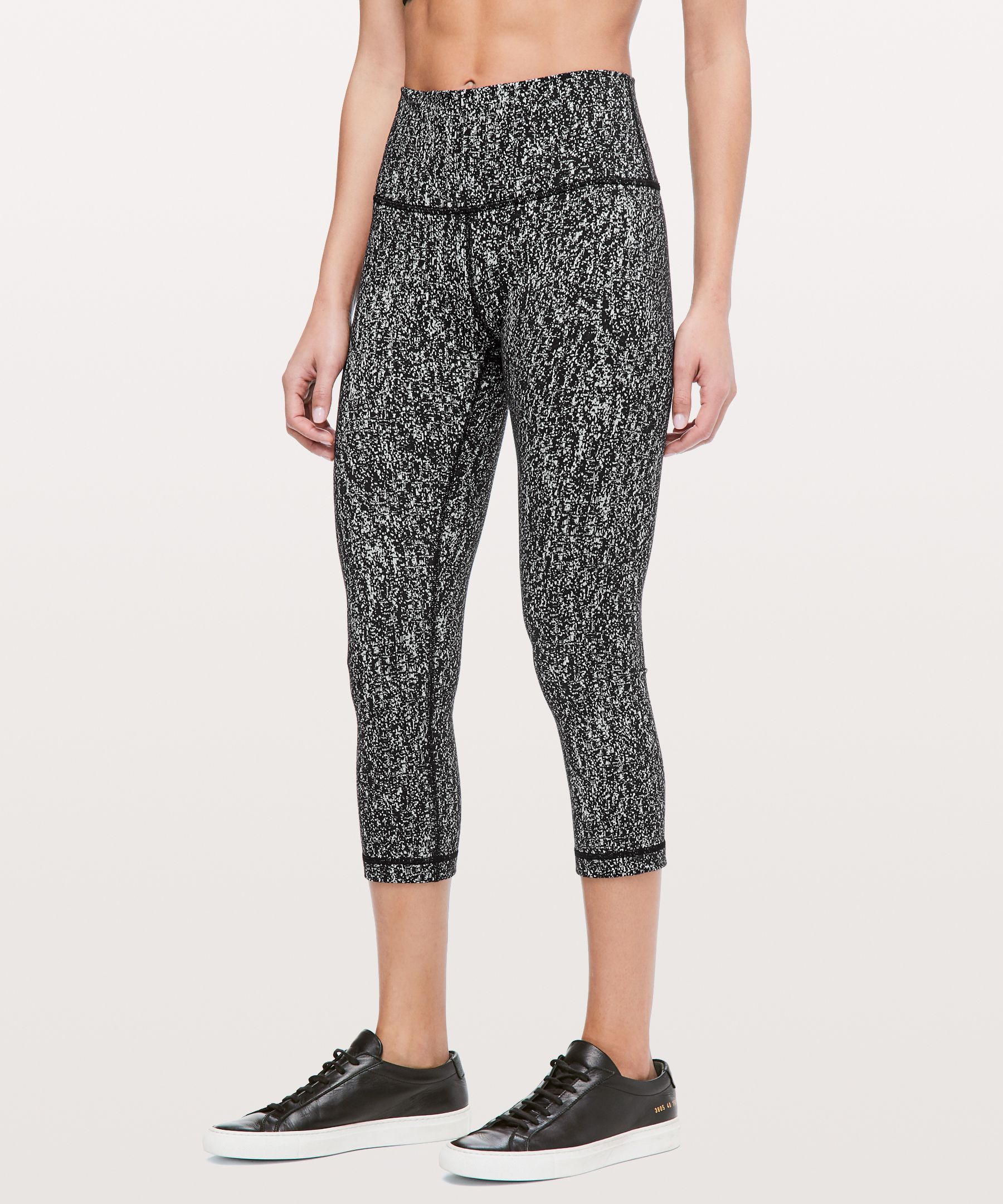 Lululemon Wunder Under Crop III Review