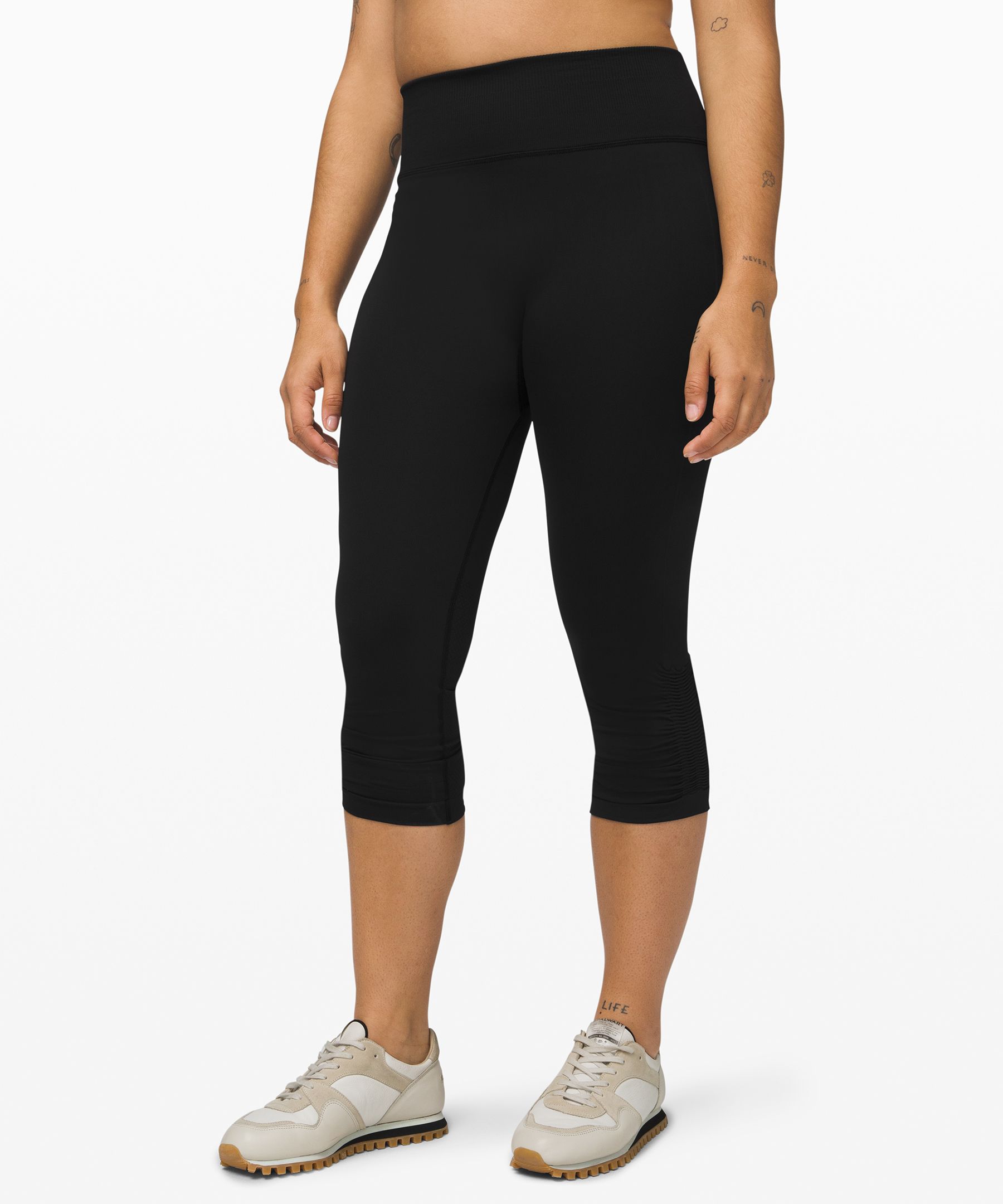 Lululemon athletica Ebb to Street Crop 21