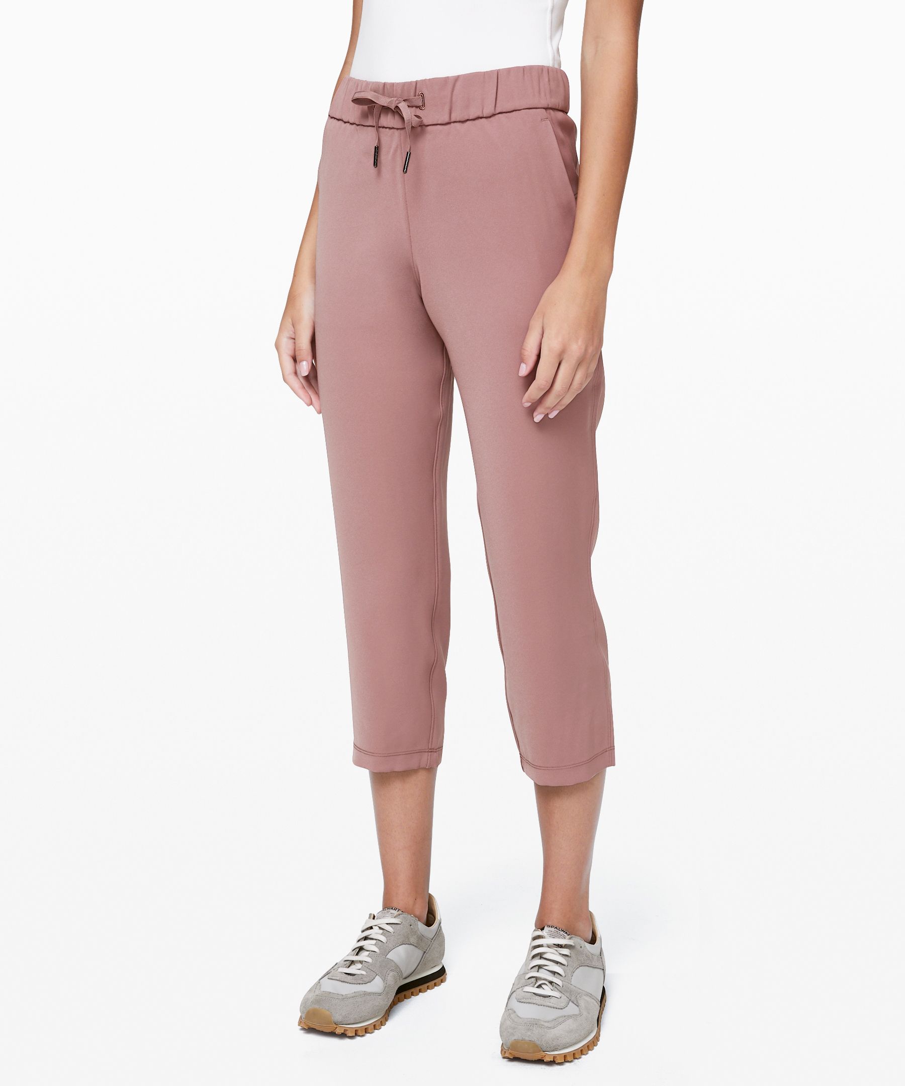 lululemon on the fly crop woven