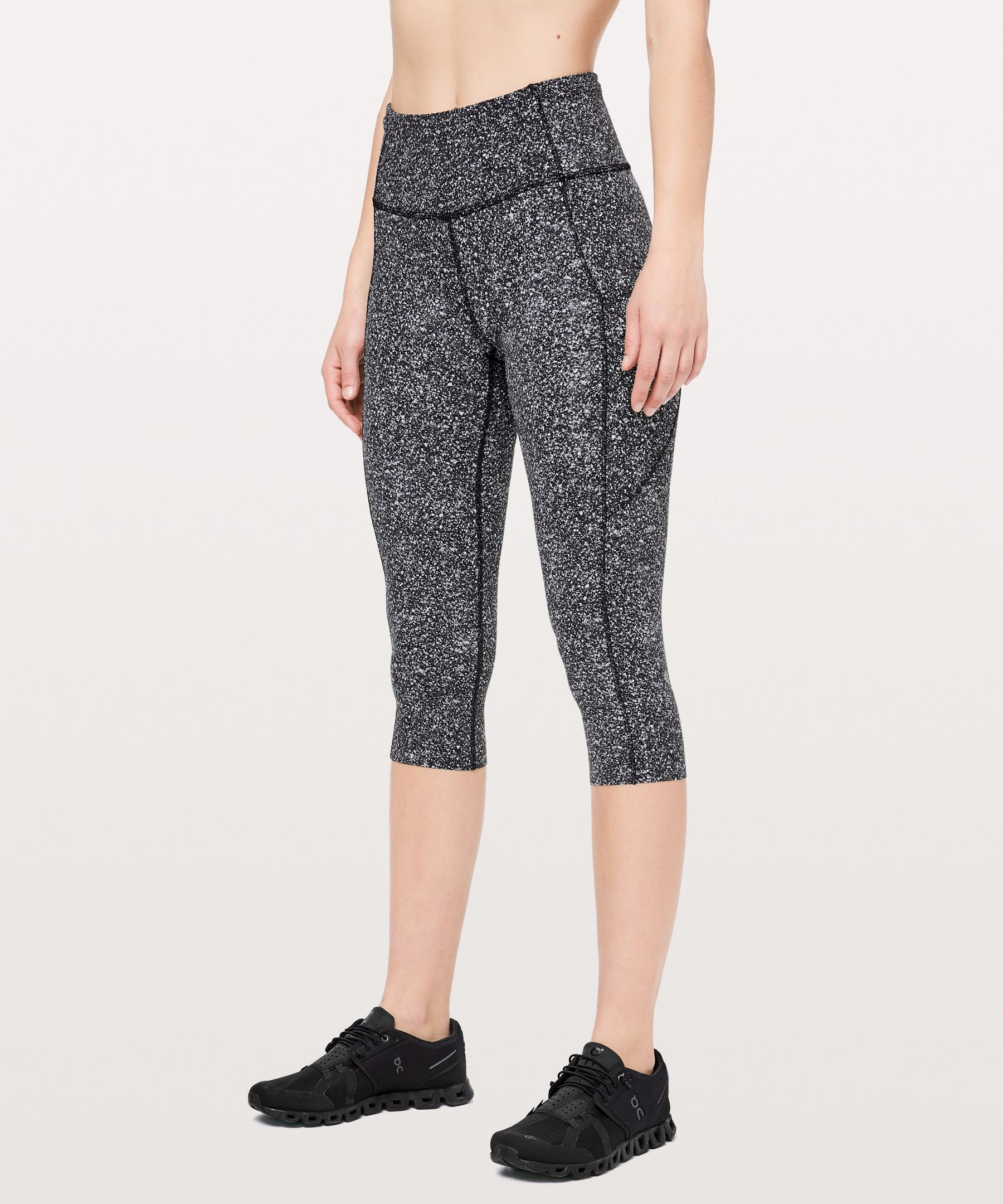 LULULEMON Fast and Free Hi-Rise Crop 19, Black, 2 : : Clothing,  Shoes & Accessories