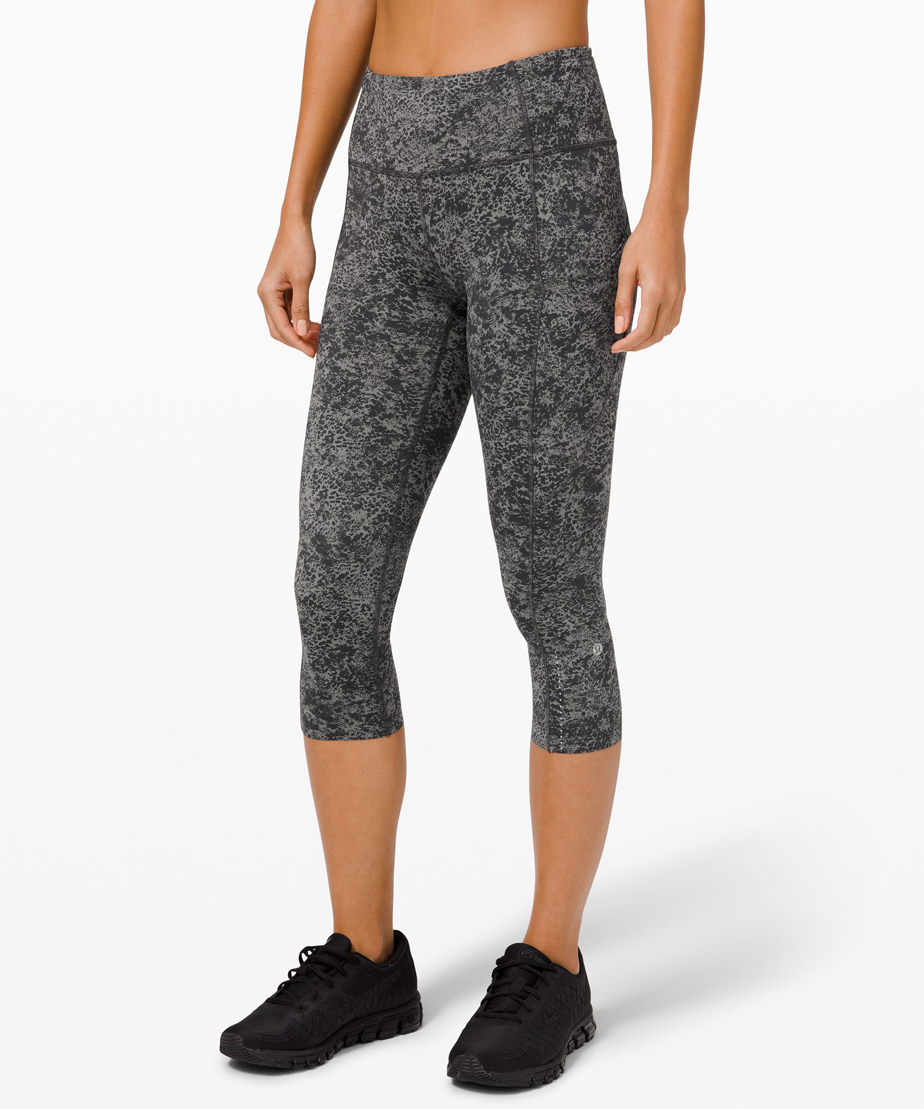 Fast and Free High-Rise Crop 19" *Reflective