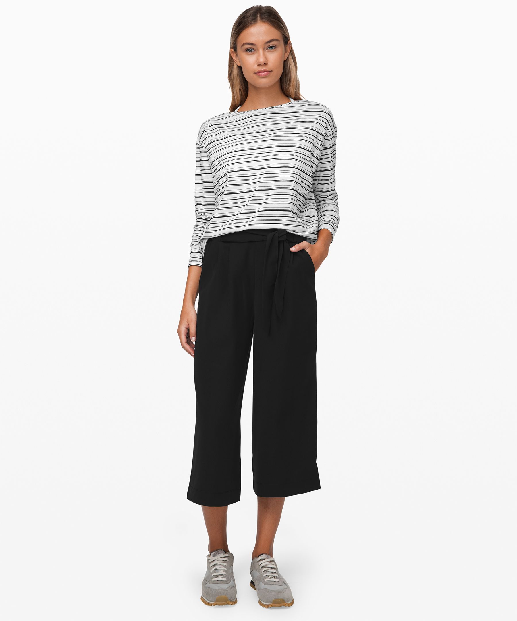 lululemon noir crop