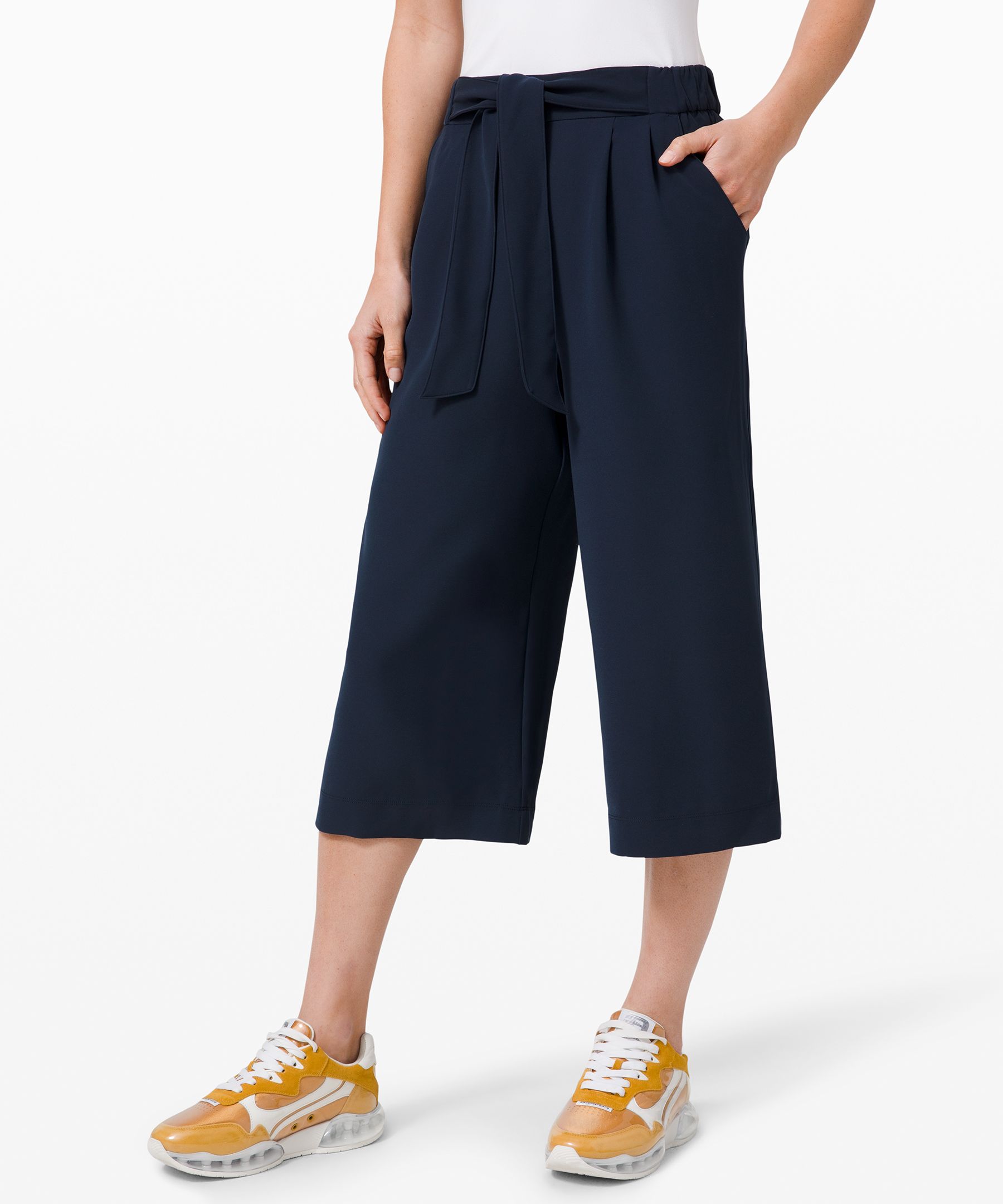 lululemon noir pant size 6