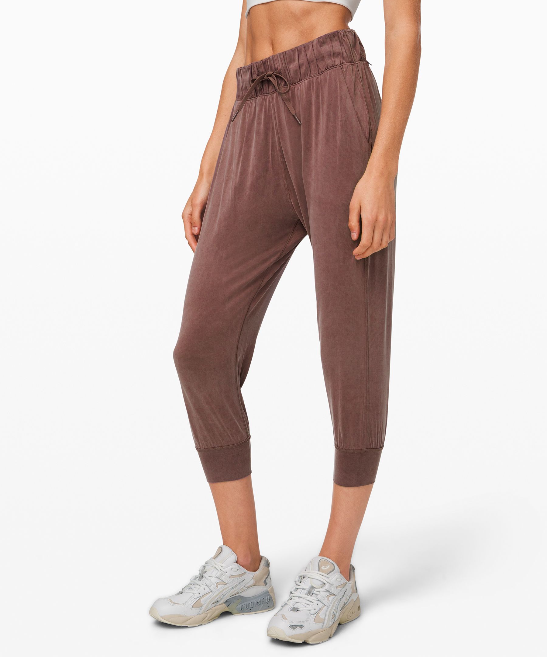 lululemon crop joggers