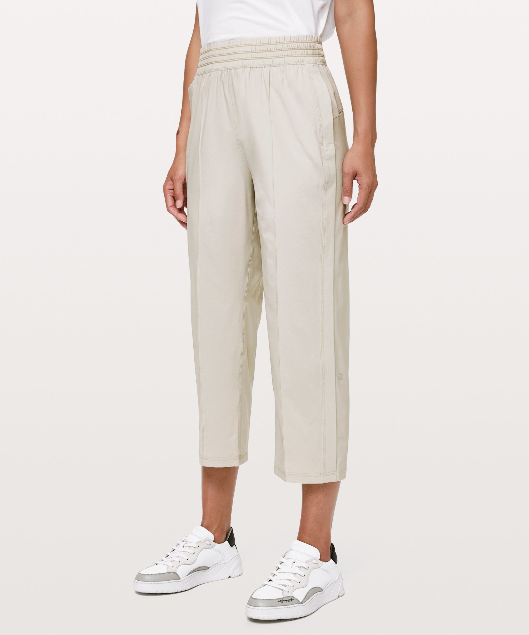 wanderer crop lululemon