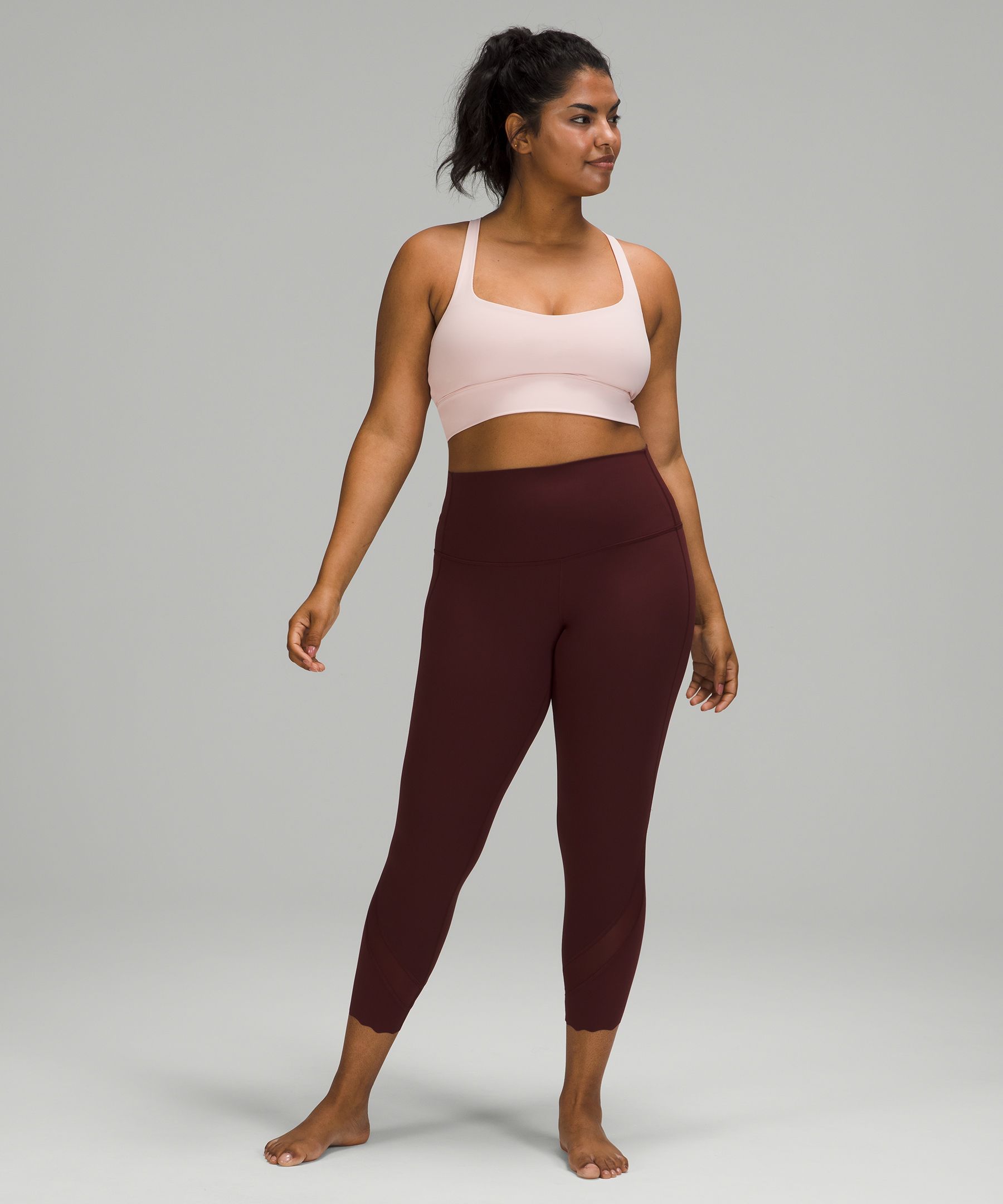 Wunder Under Scalloped Hem High-Rise Crop 23