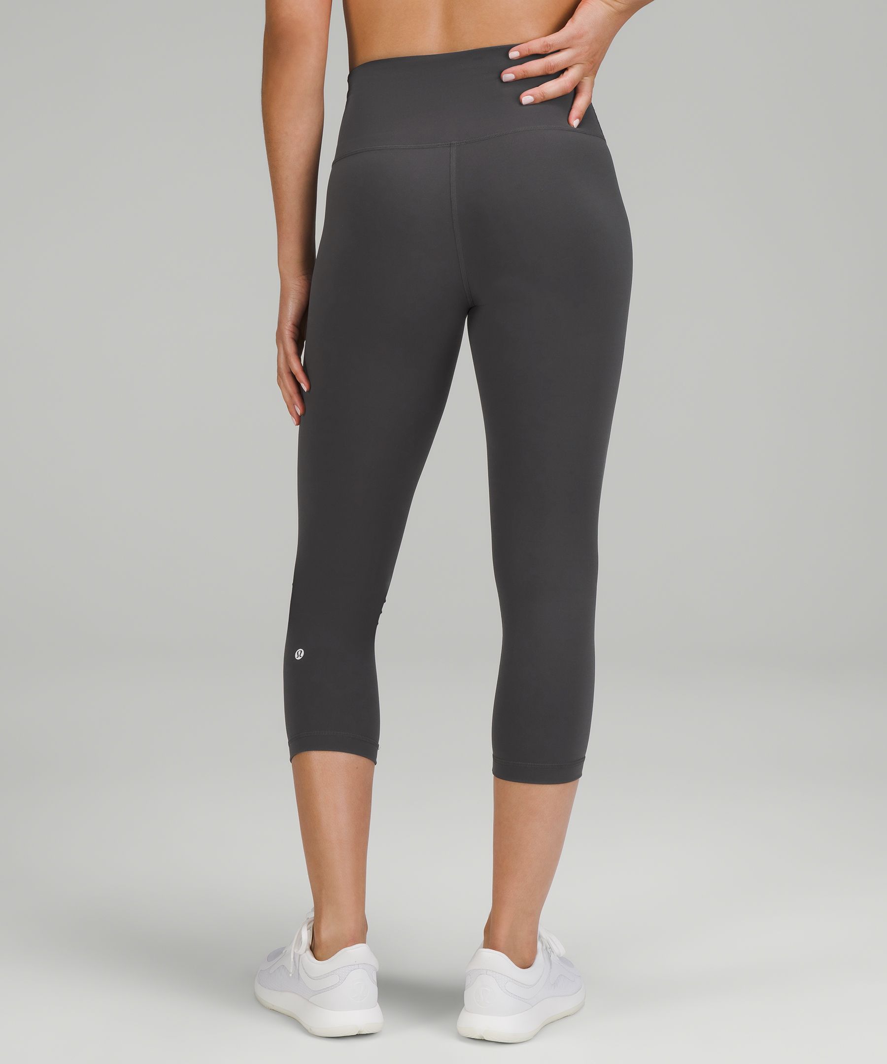 Lululemon Zone In Crop 21” Inseam Women’s Size 6 Black (Gray) Seamless Pant