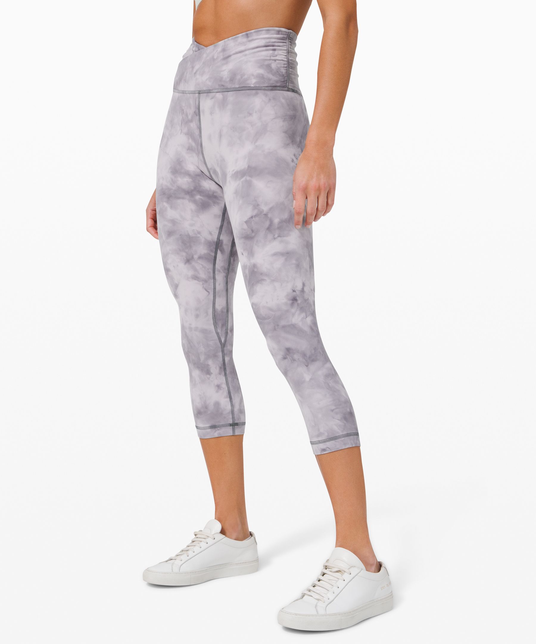 Lululemon Athletica Align Crop 21inch (BLK, 2), Blk, 2 : : Clothing,  Shoes & Accessories