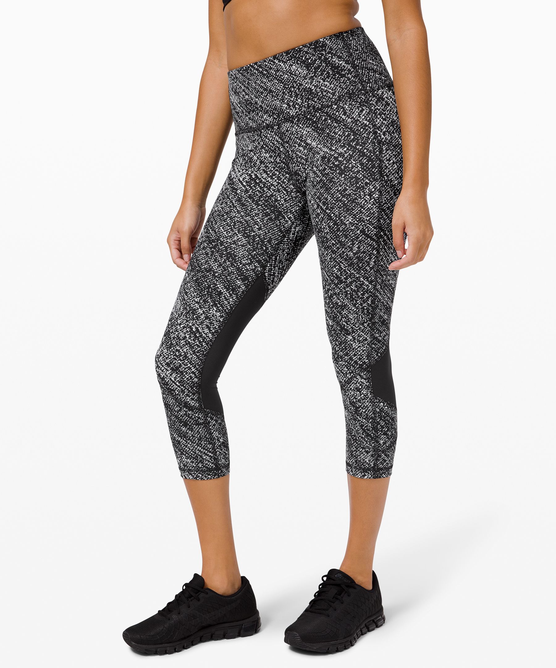 Lululemon Women's Pace Rival Mid Rise Crop 22