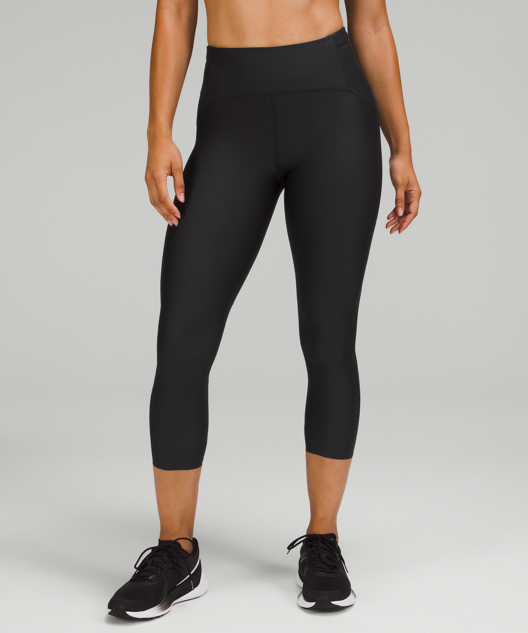 Lululemon store run crop