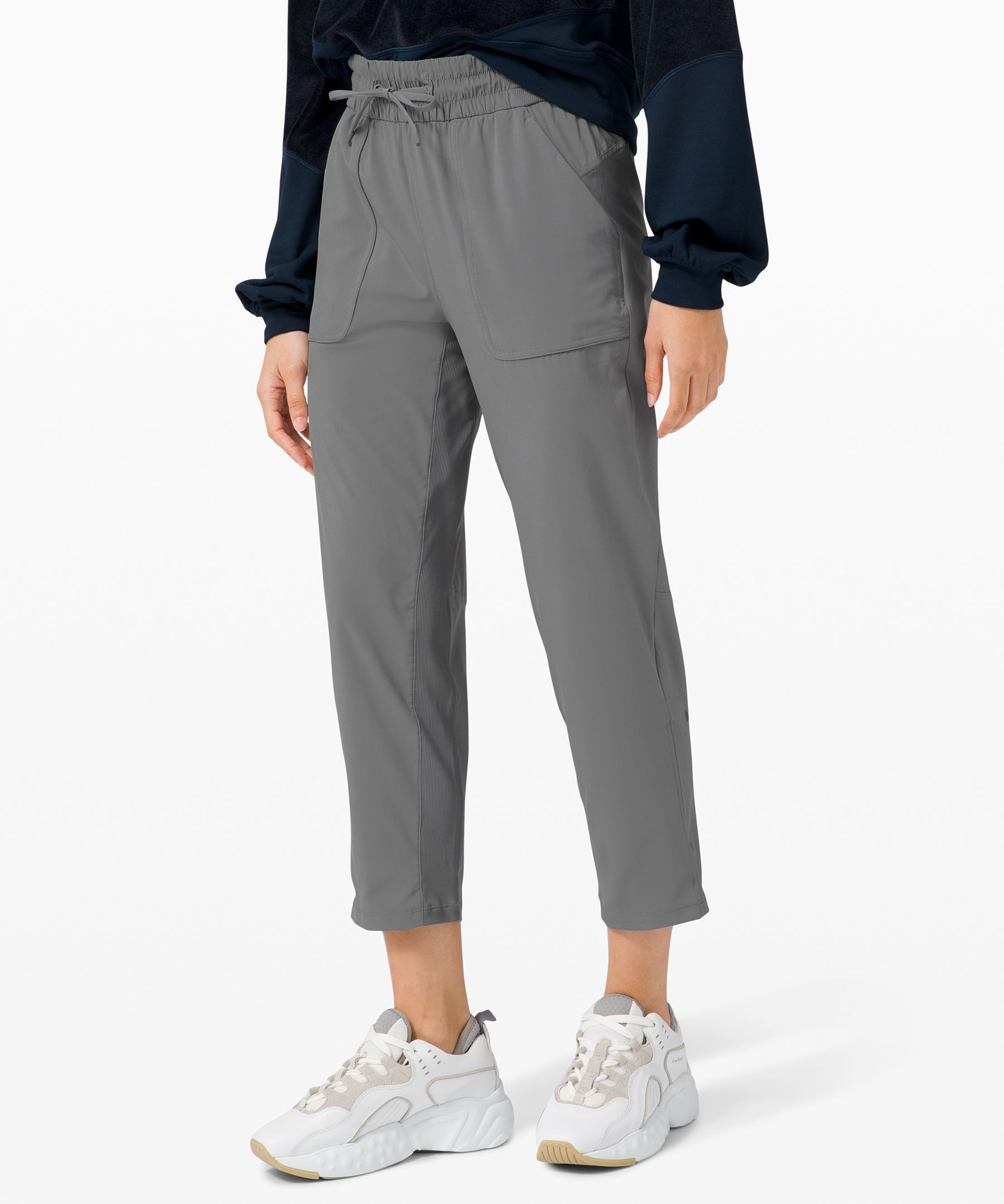 LULULEMON BEYOND THE STUDIO CROP 