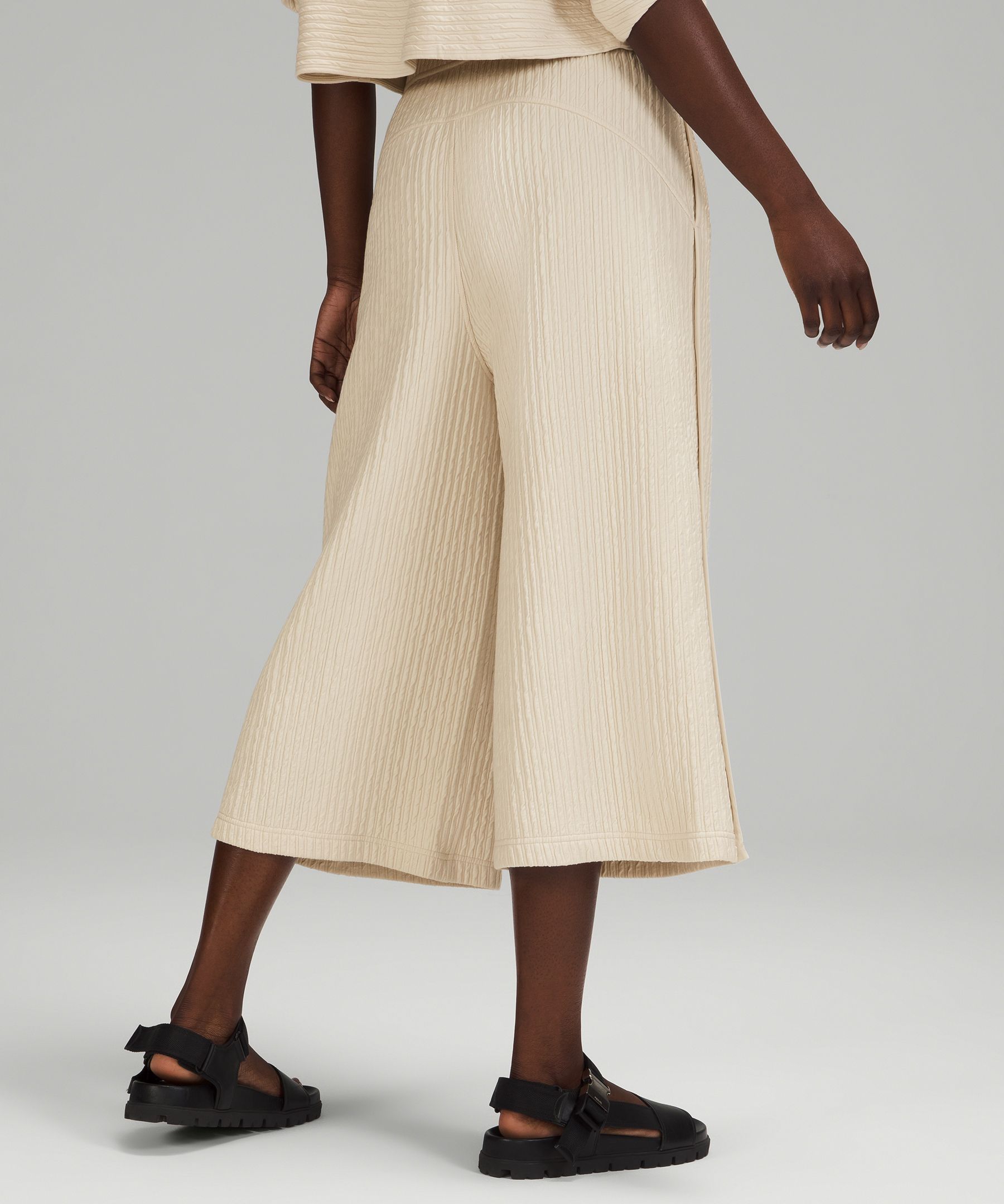 Textured Wide-Leg High Rise Crop