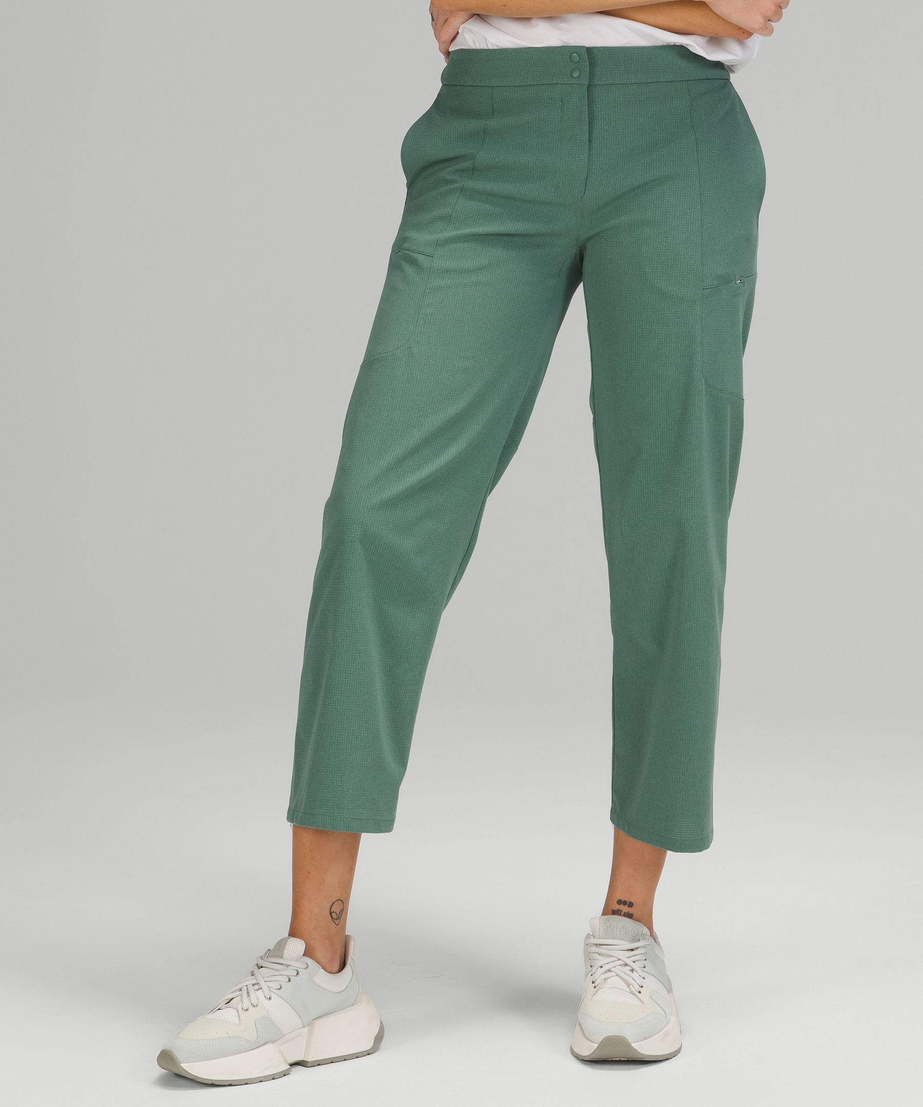 Ventlight™ Cargo Mid-Rise Crop 26