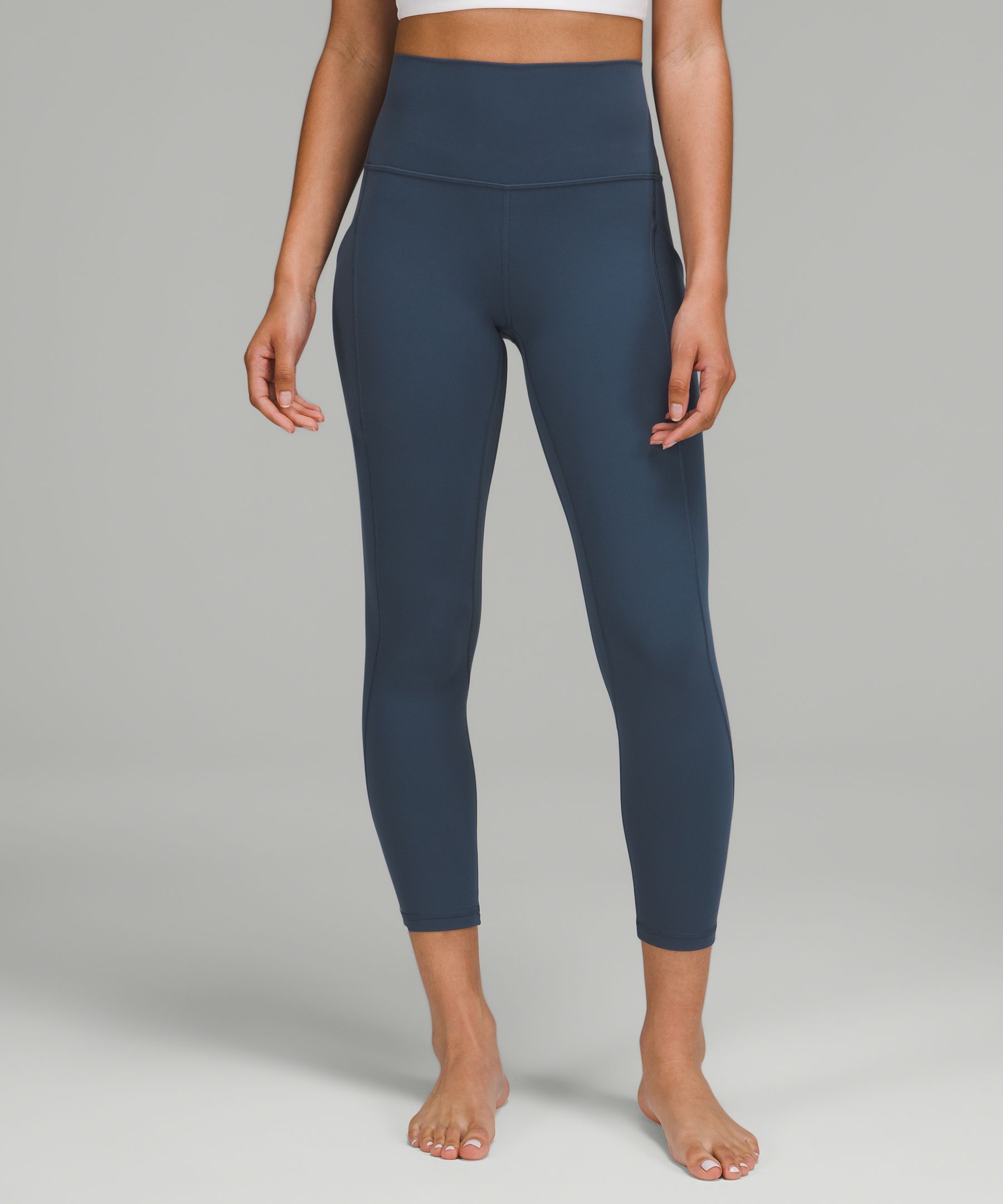 ルルレモン アライン ミニフレア レギンス サイズ0(XXS~XS) ネイビー ルルレモン Align™ ハイライズクロップパンツ ポケット付き 23インチ