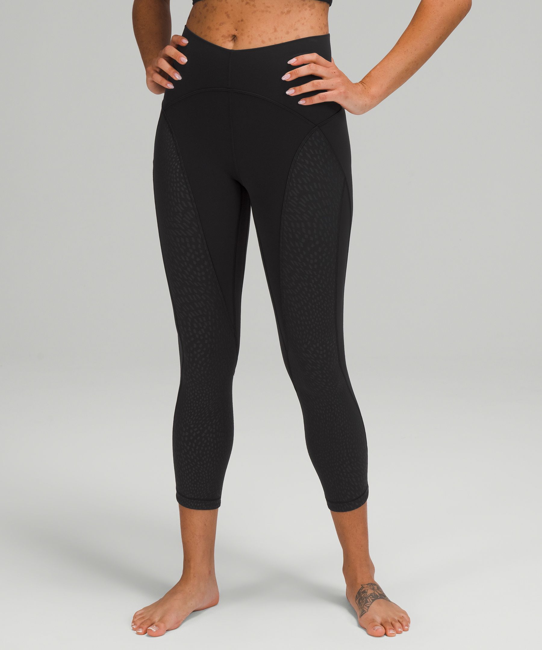 https://images.lululemon.com/is/image/lululemon/LW6BKNS_0001_1?size=800,800