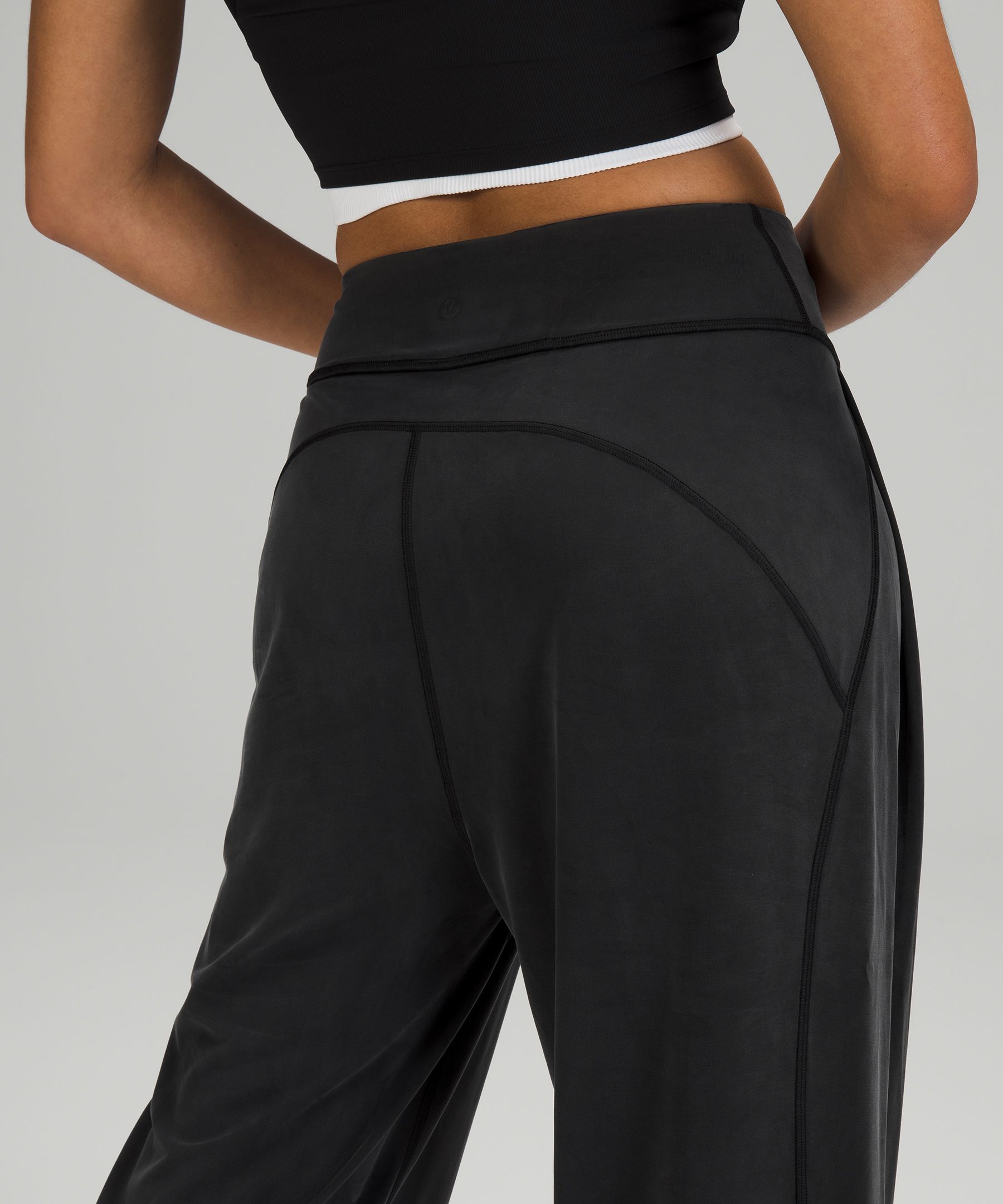 Wide Leg HR Pull-On Crop