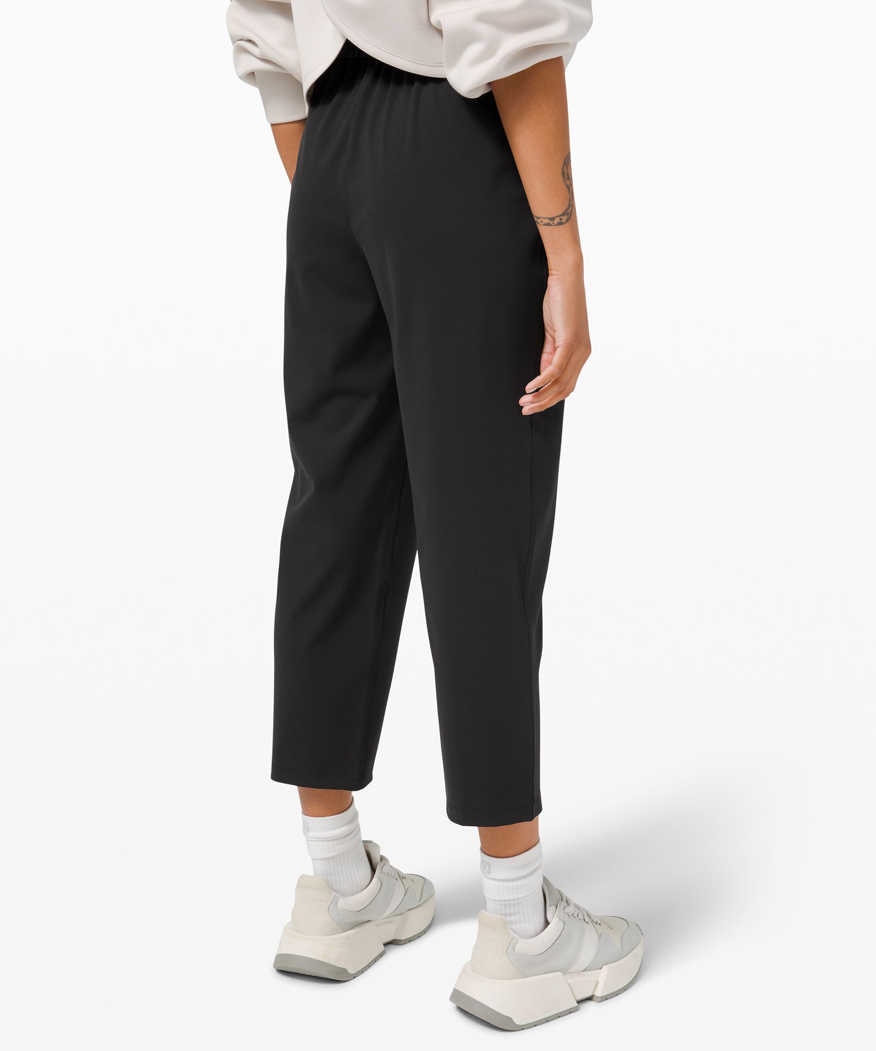 Stretch High-Rise Cropped Pant 23