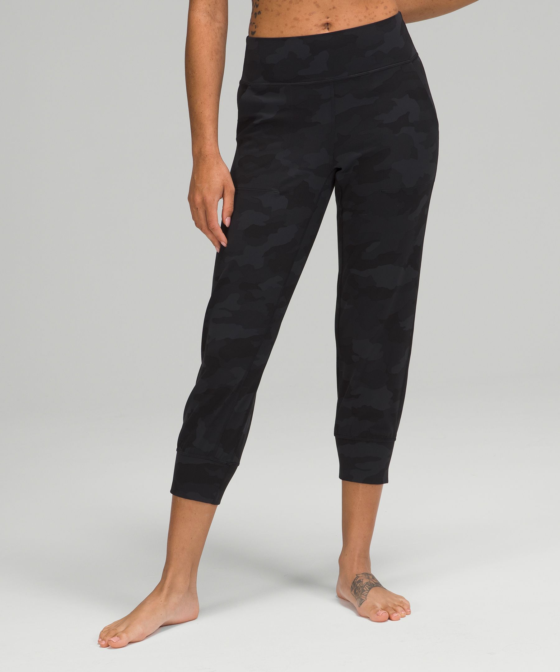 Align jogger crop on sale