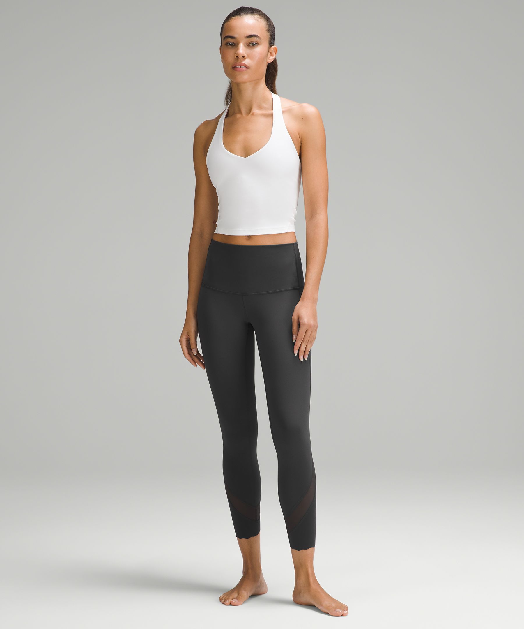 Wunder Under Scalloped Hem High-Rise Crop 23"