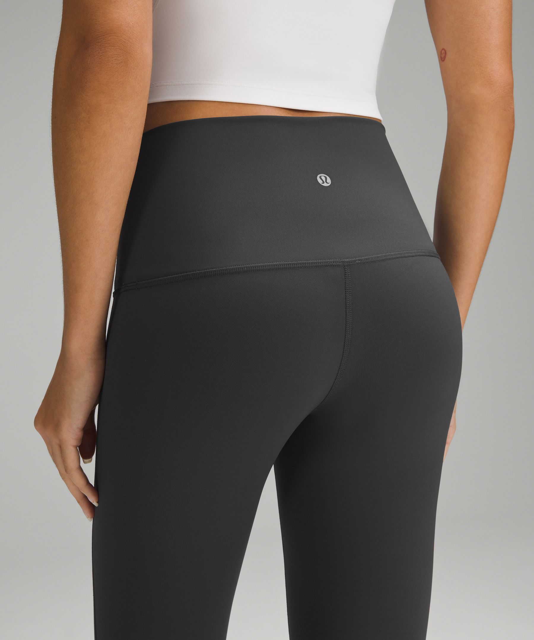 Wunder Under スカラップヘム ハイライズクロップパンツ 23インチ