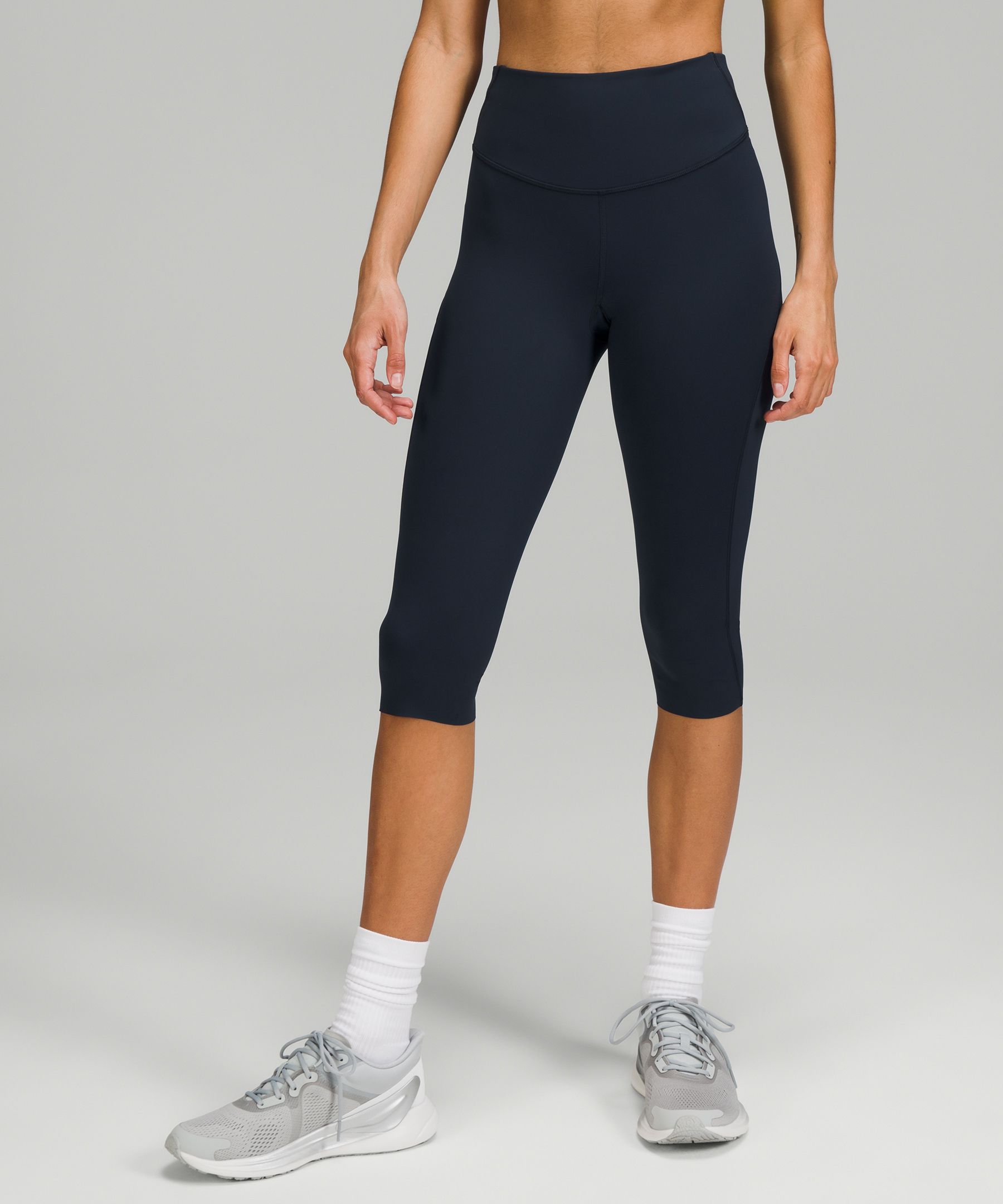 https://images.lululemon.com/is/image/lululemon/LW6BQSS_031382_1?size=800,800