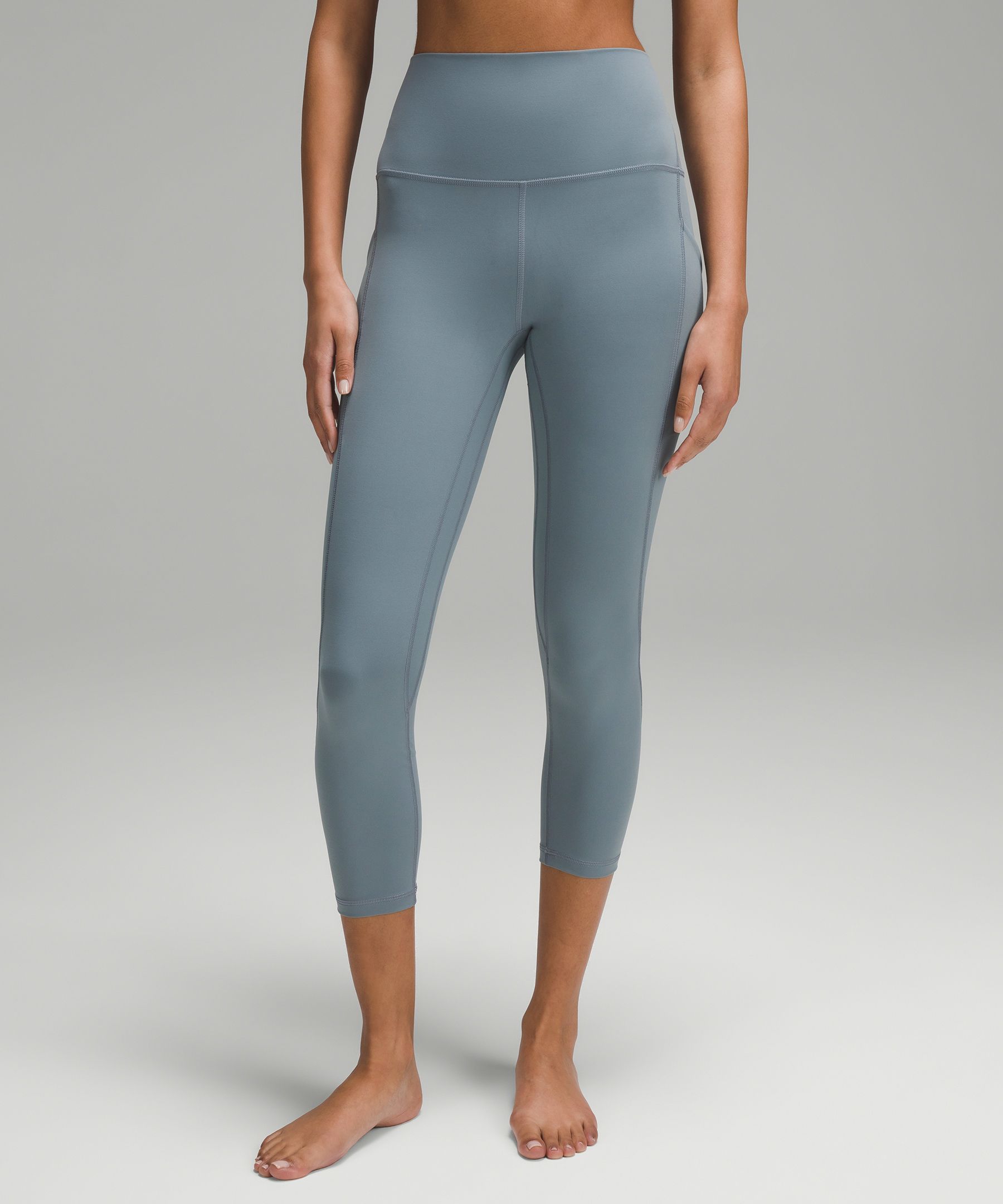 https://images.lululemon.com/is/image/lululemon/LW6BRSS_034282_1?size=1600,1600