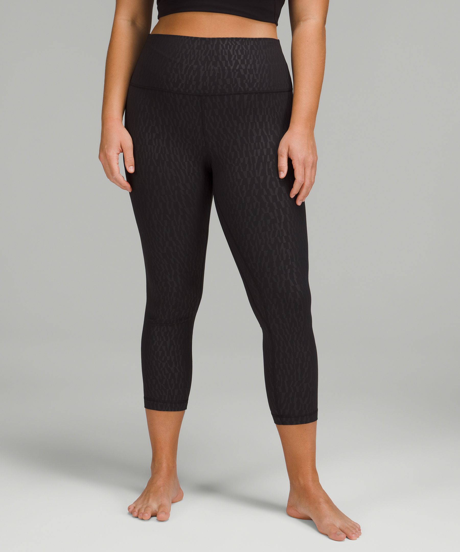 Lululemon black hot sale cropped leggings